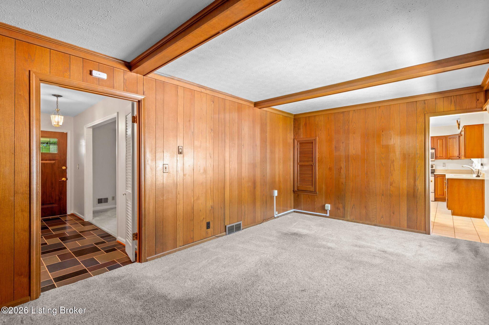 1106 King Arthur Ln