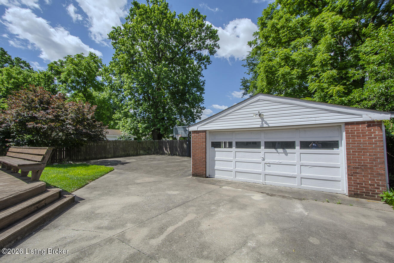 912 Beechwood Rd