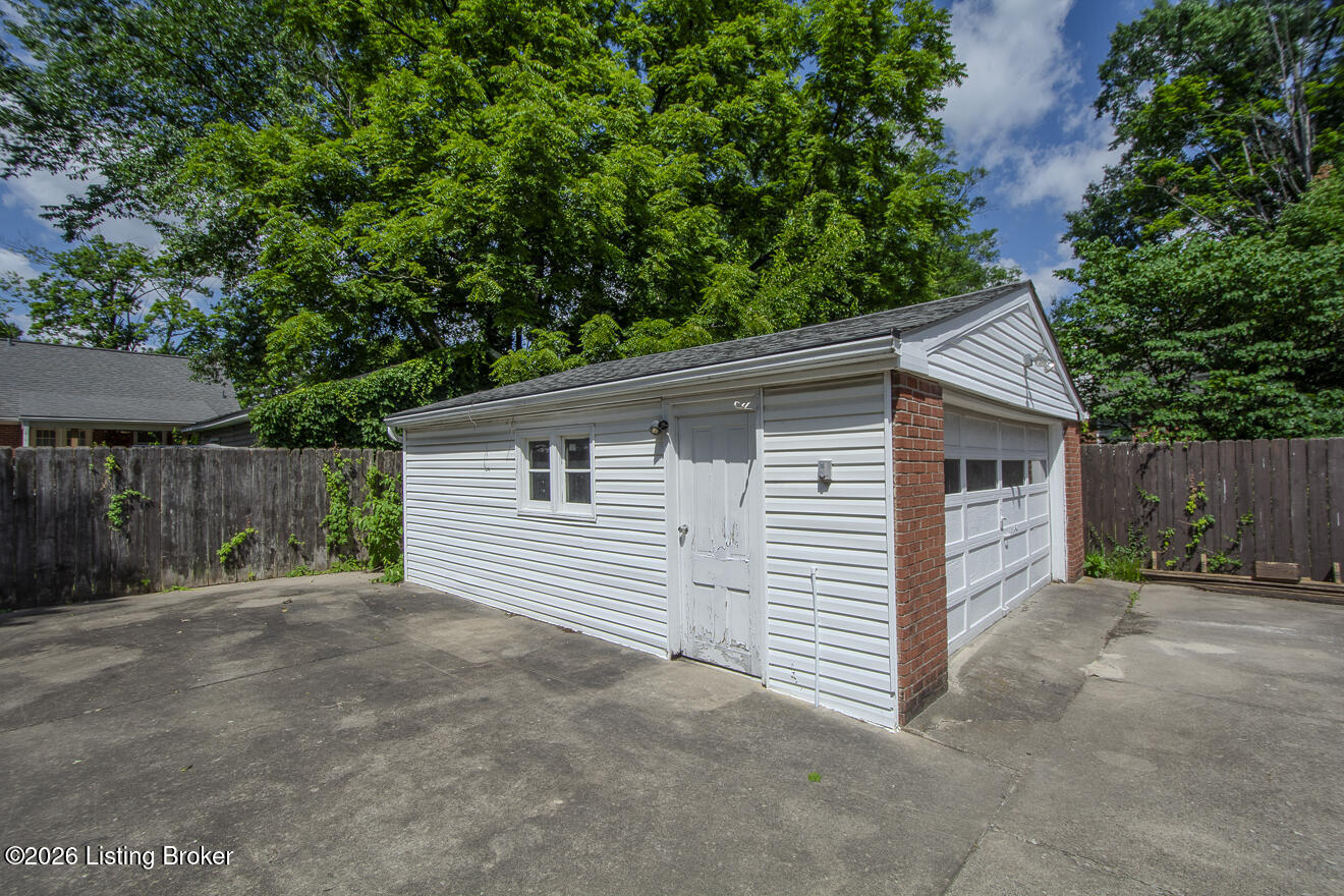 912 Beechwood Rd