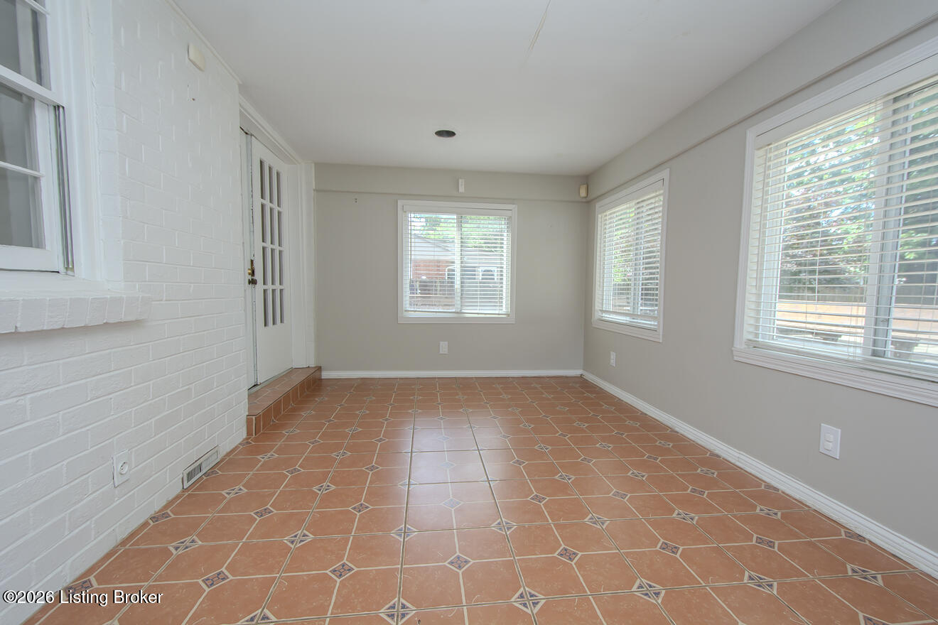 912 Beechwood Rd