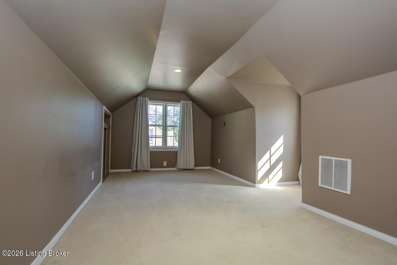 912 Beechwood Rd