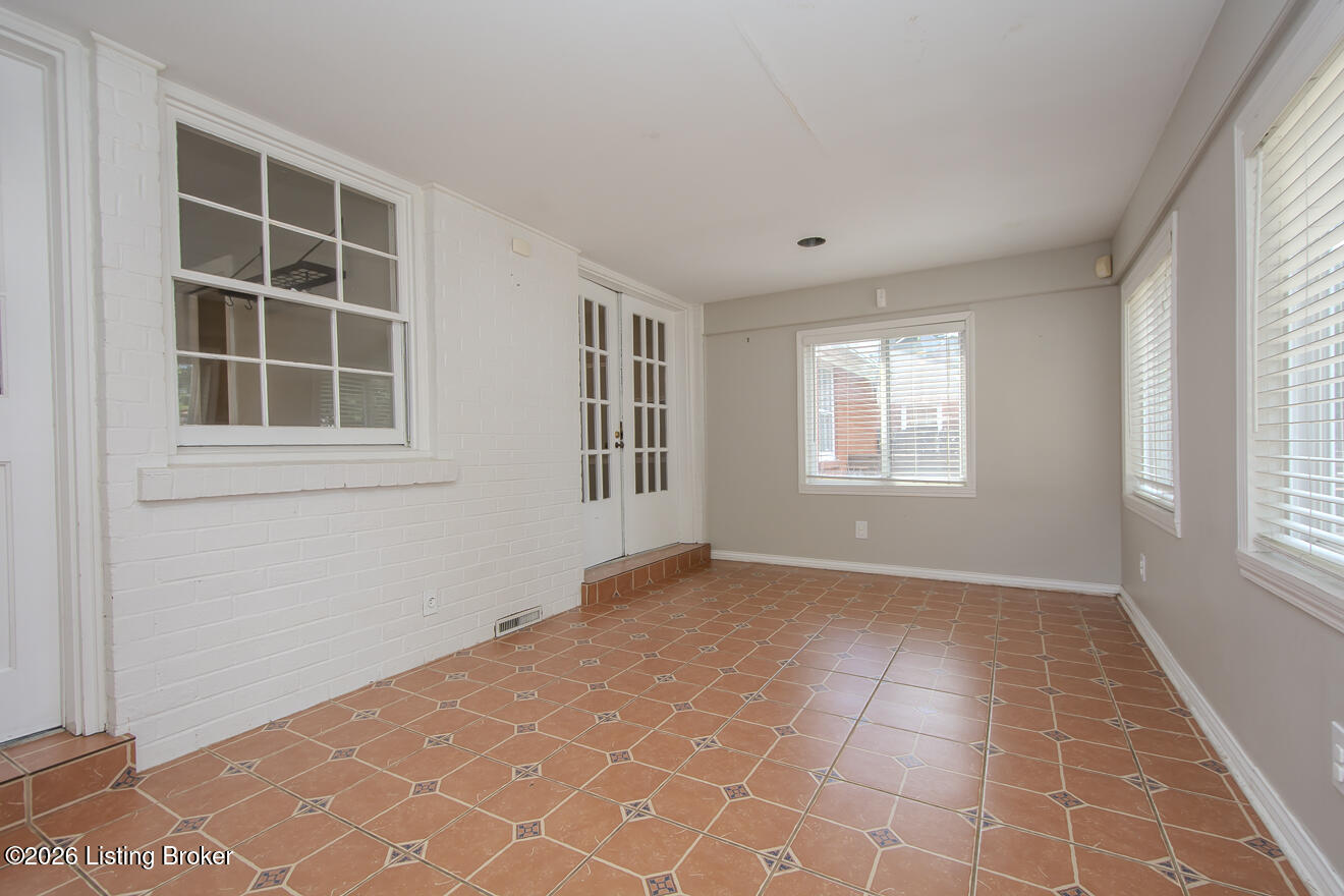 912 Beechwood Rd