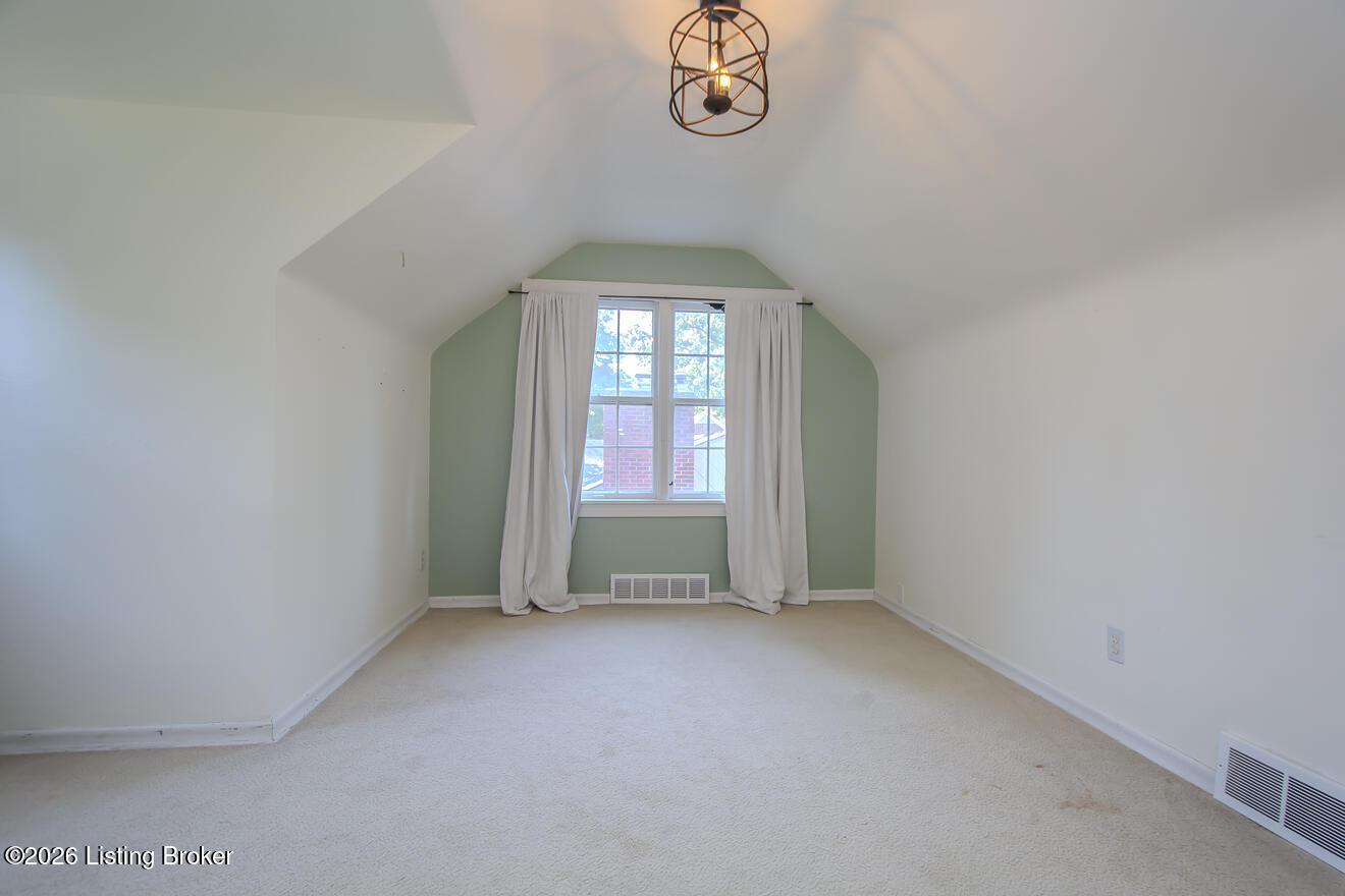 912 Beechwood Rd