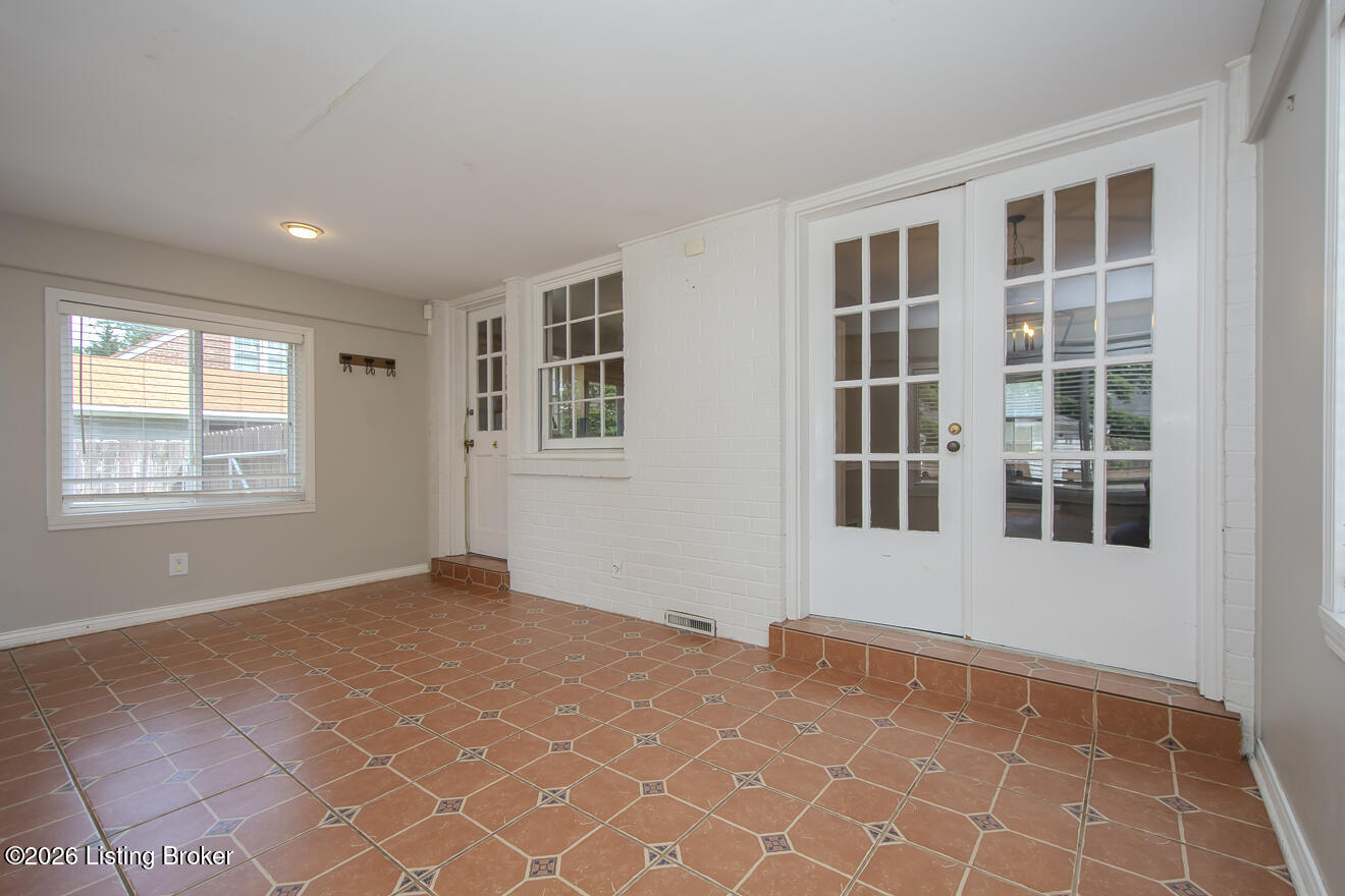 912 Beechwood Rd