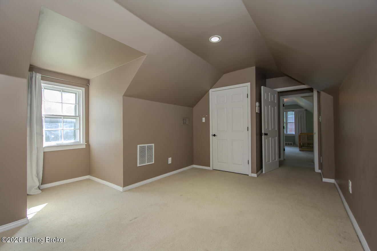 912 Beechwood Rd