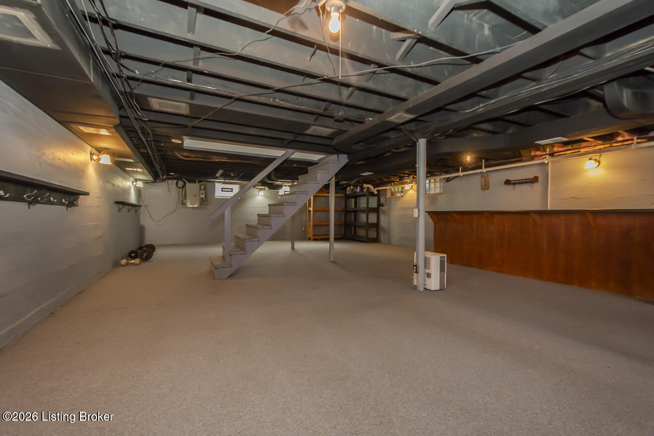 912 Beechwood Rd