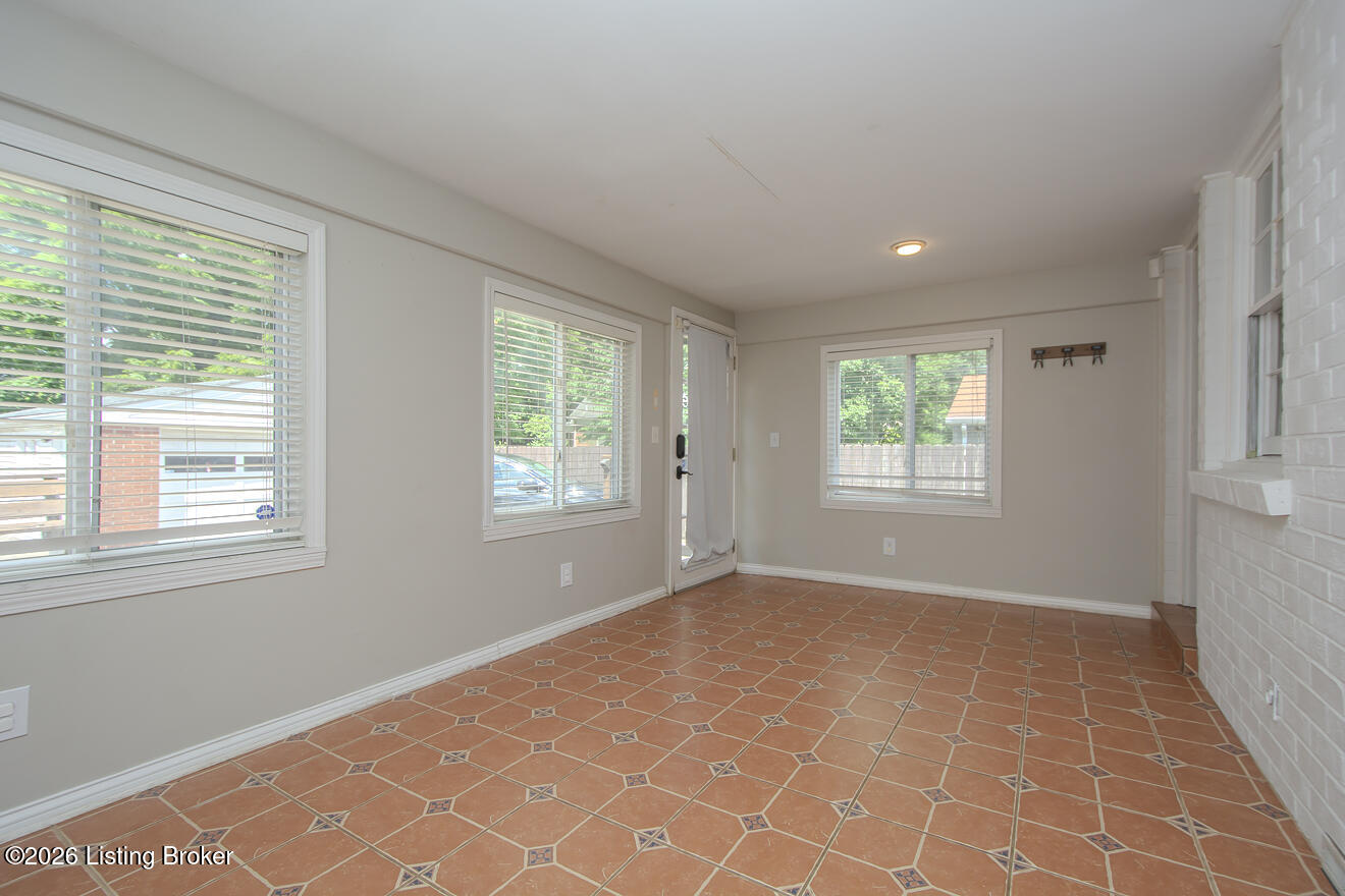 912 Beechwood Rd