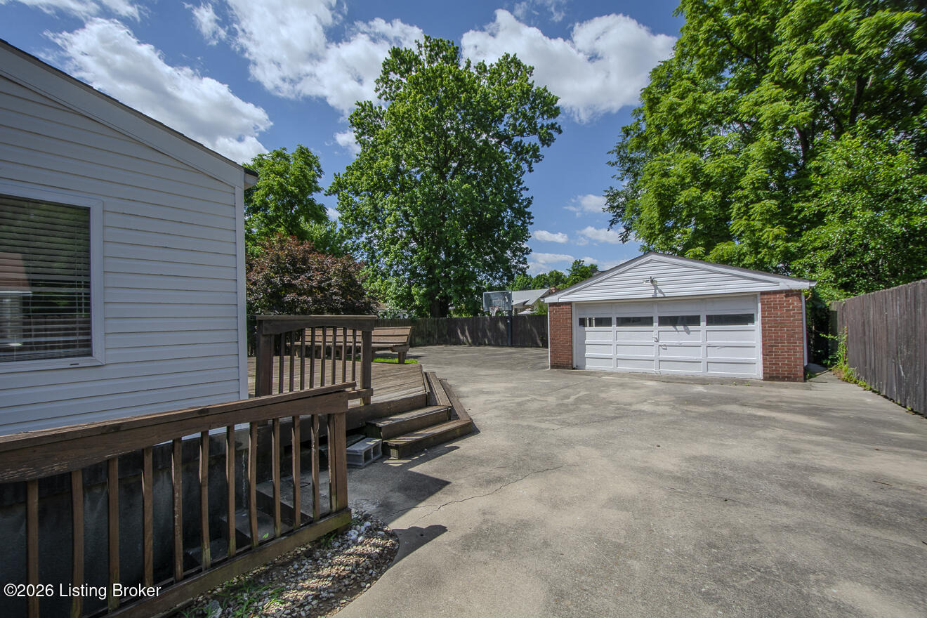 912 Beechwood Rd