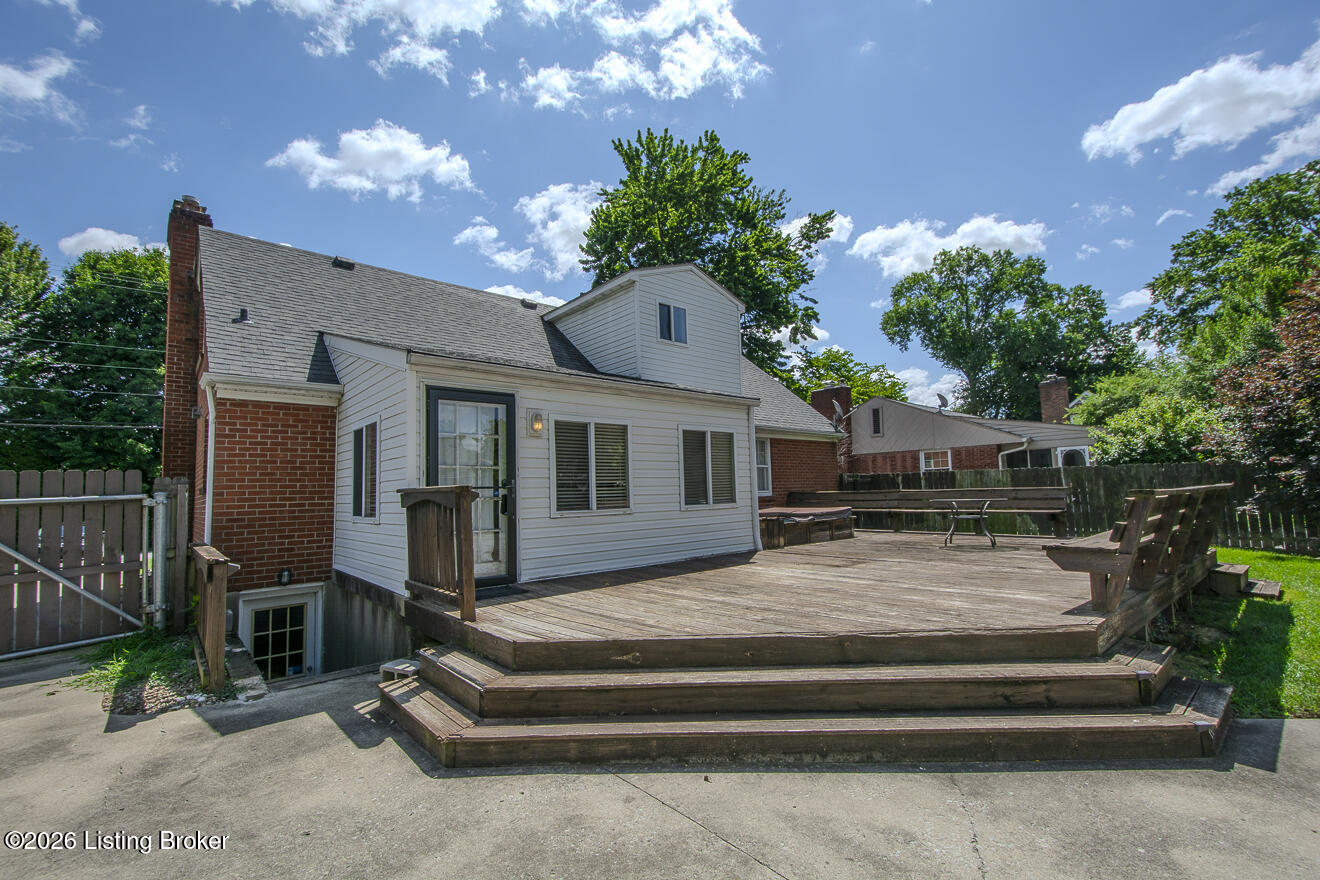 912 Beechwood Rd