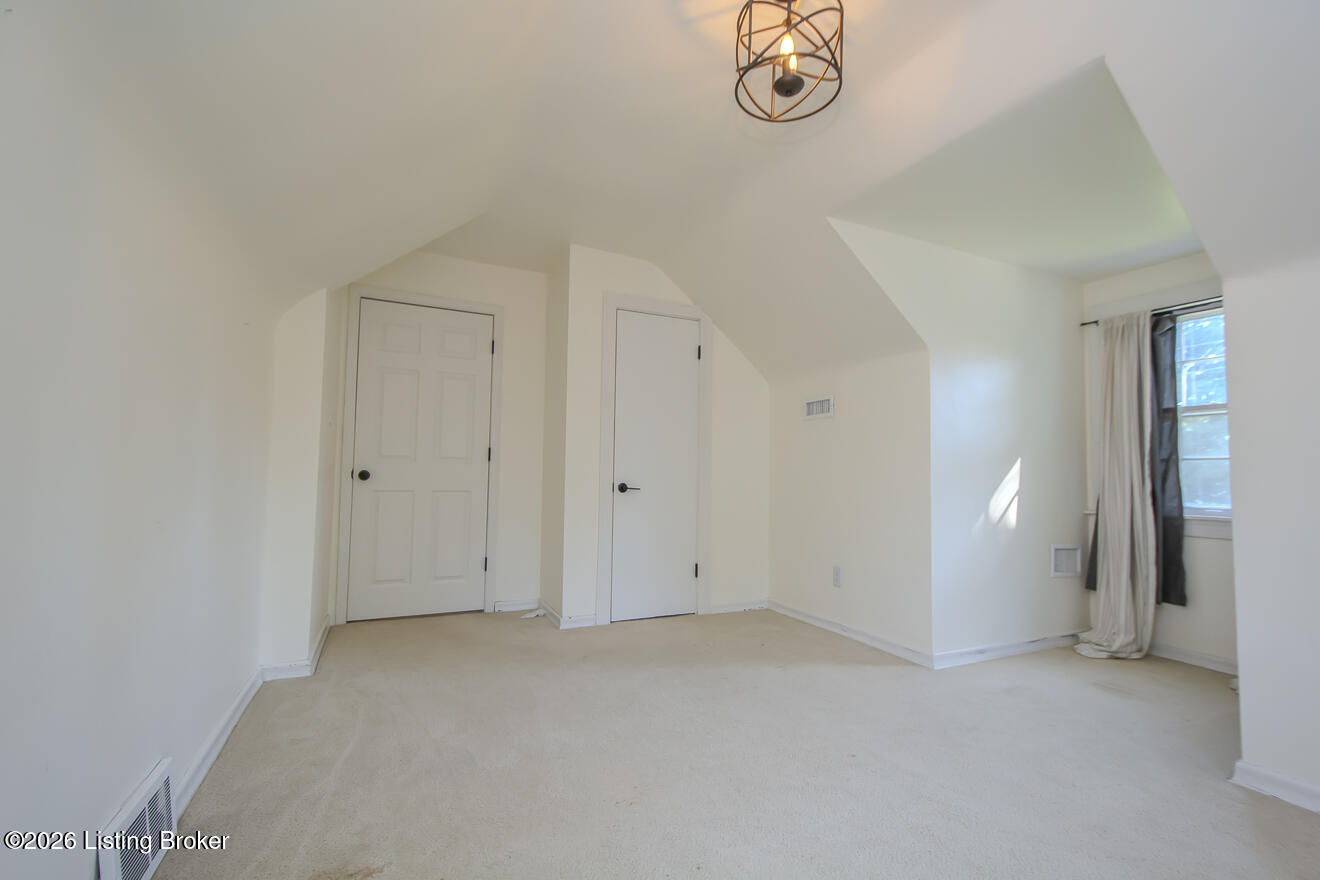 912 Beechwood Rd