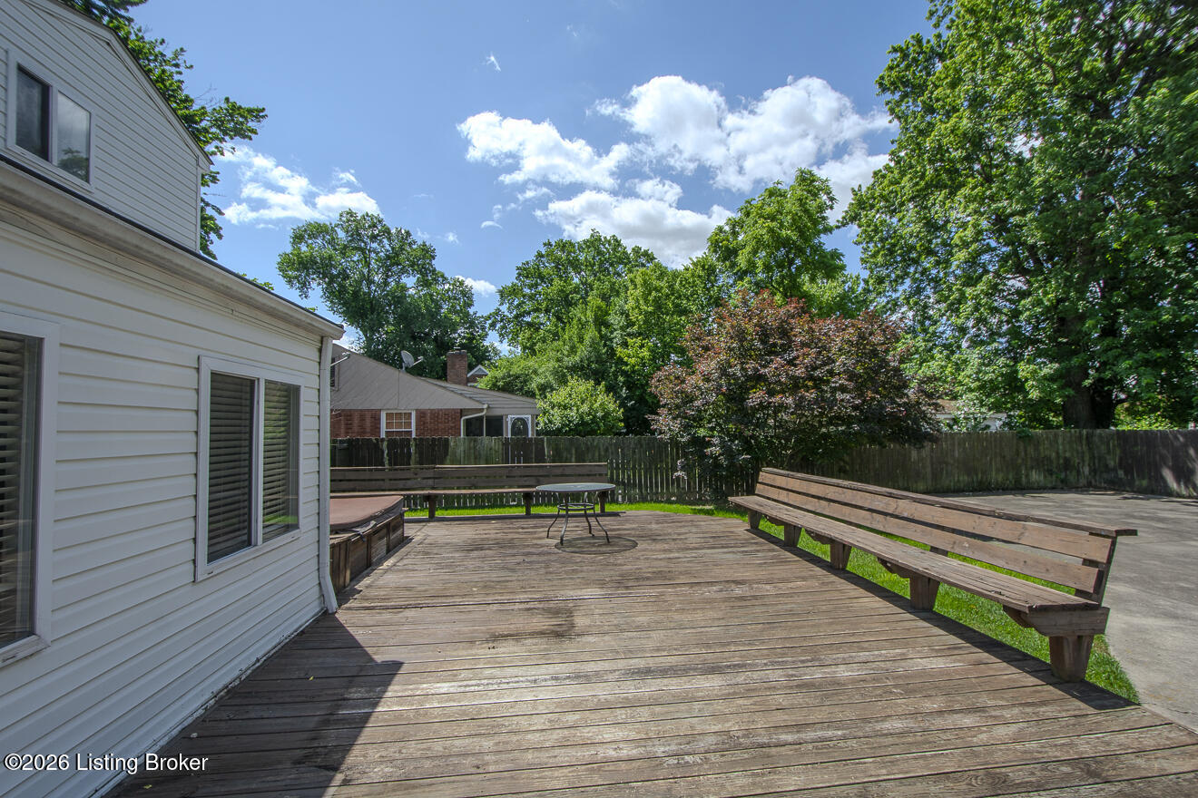 912 Beechwood Rd