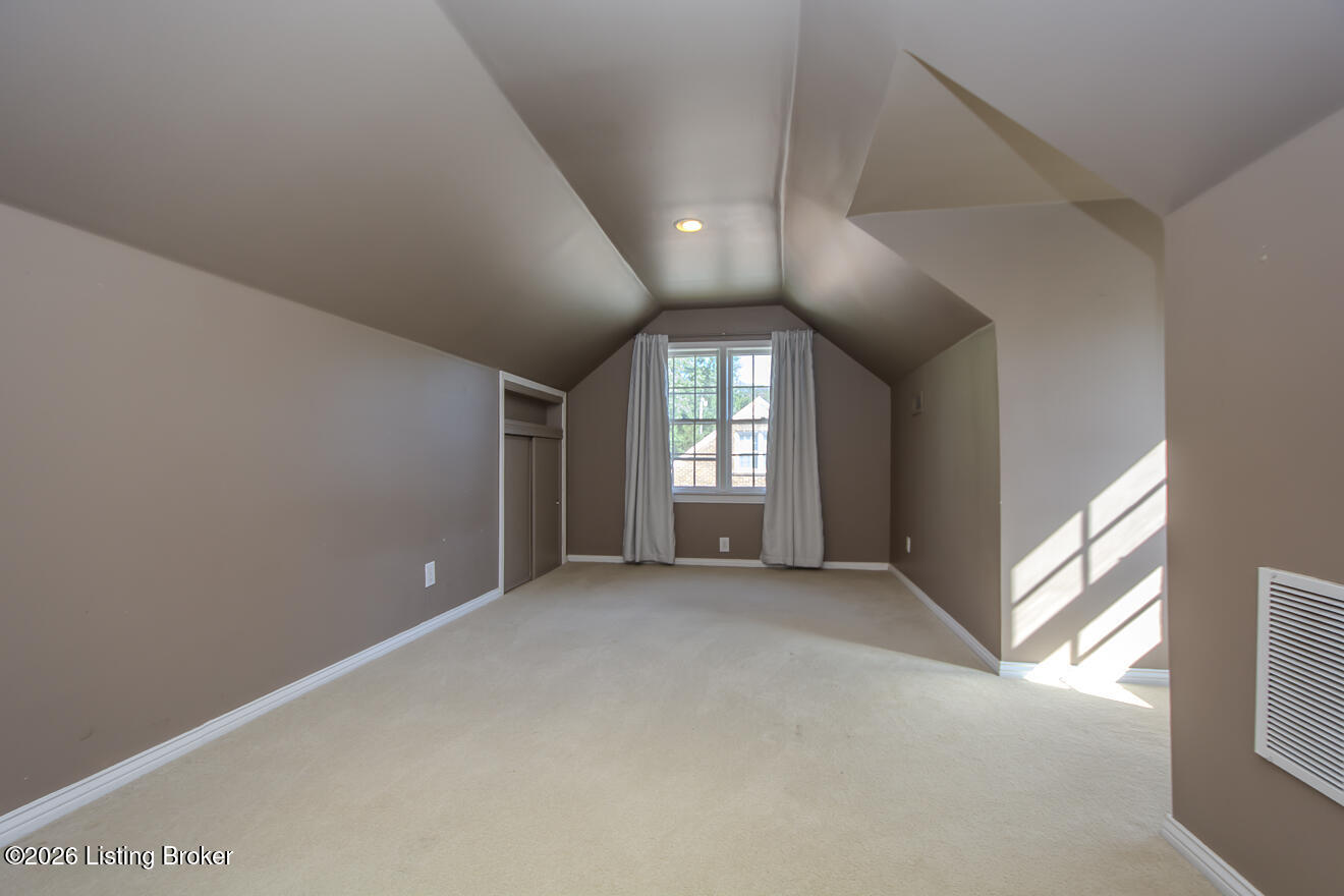 912 Beechwood Rd