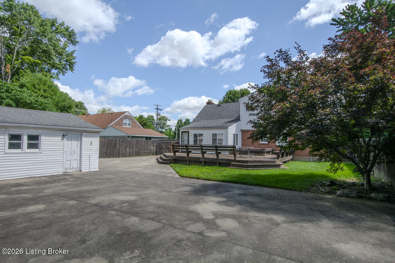 912 Beechwood Rd