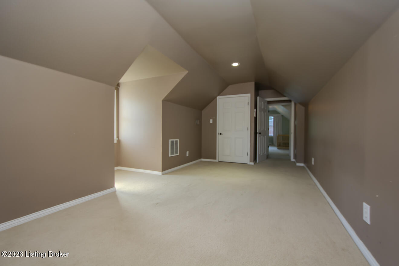 912 Beechwood Rd