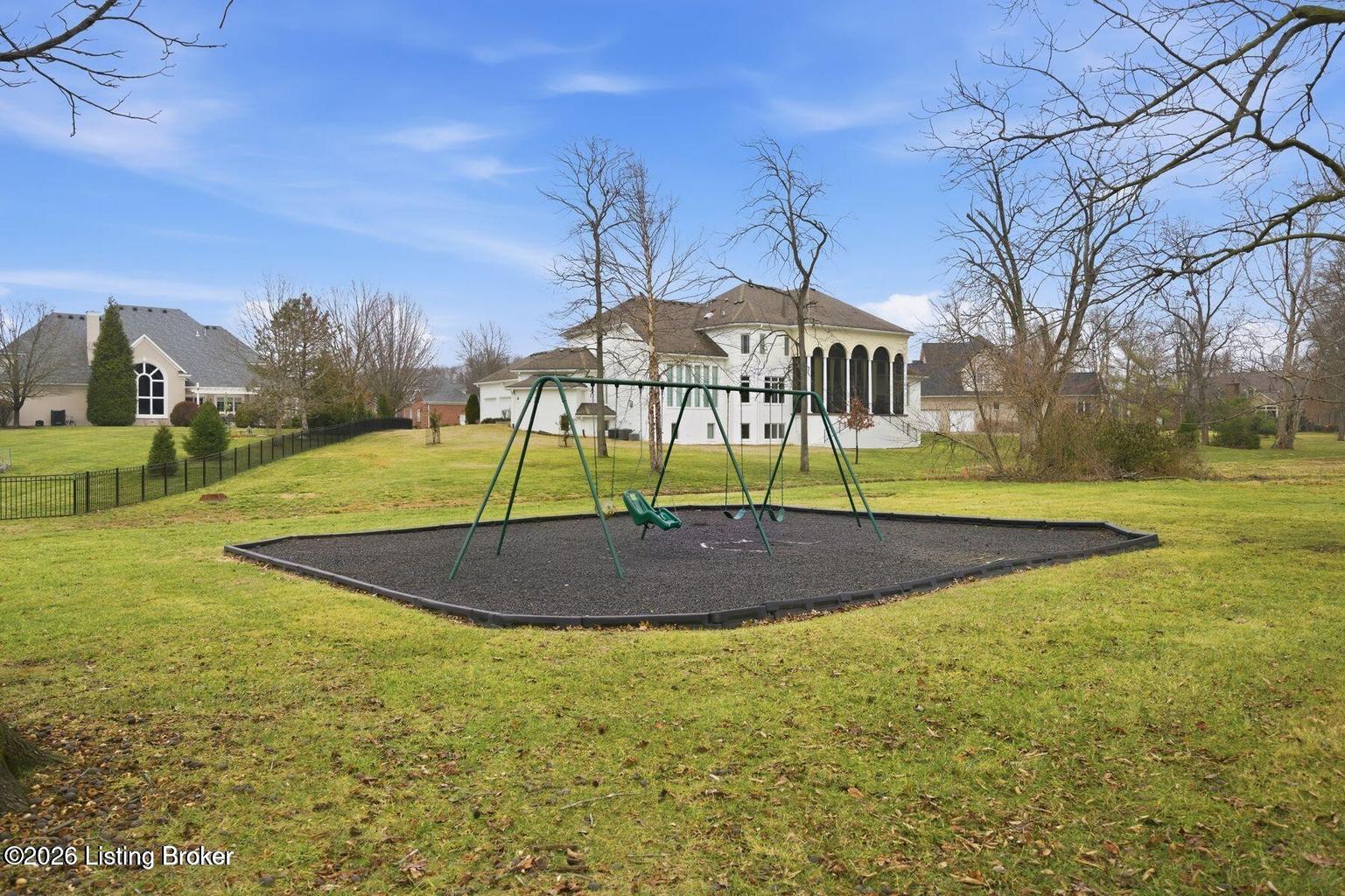 7422 Wycliffe Dr