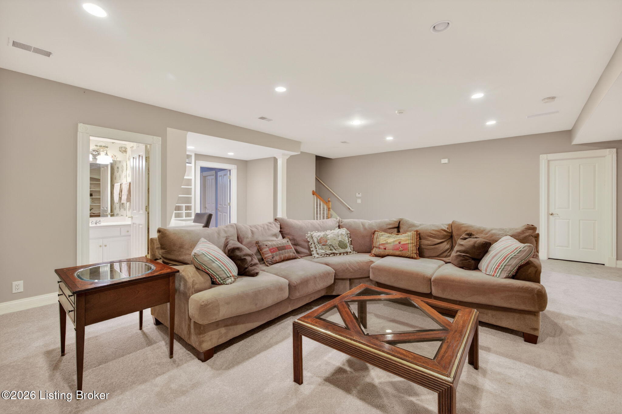 7422 Wycliffe Dr
