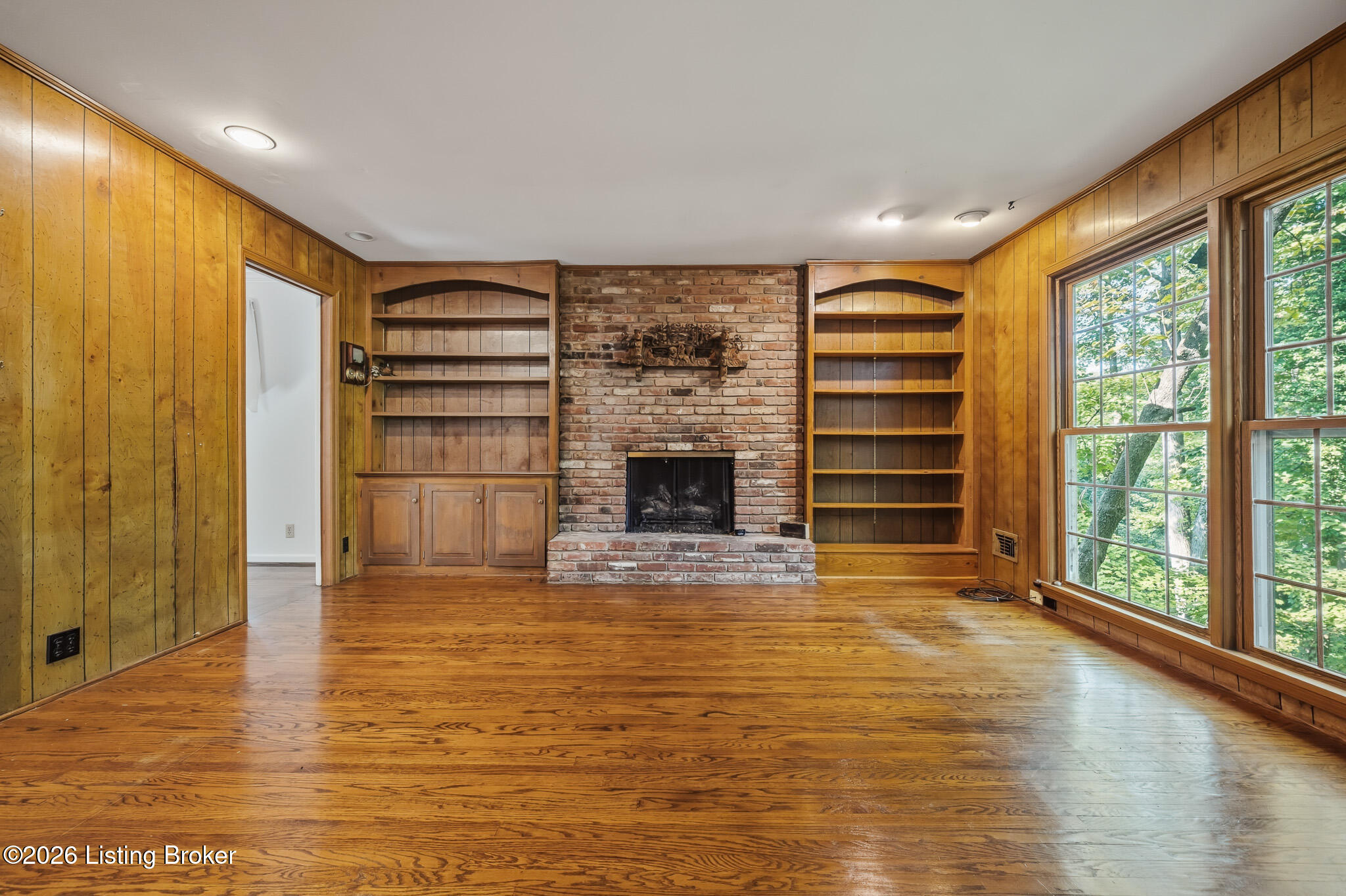 6300 Shadow Wood Ct