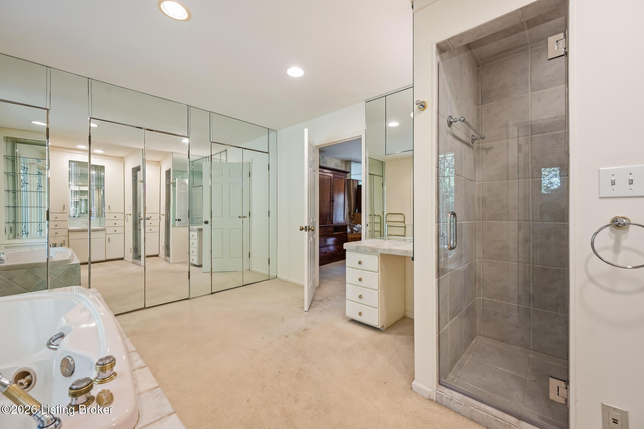6300 Shadow Wood Ct