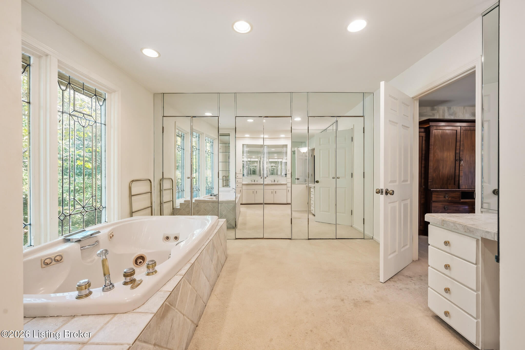 6300 Shadow Wood Ct