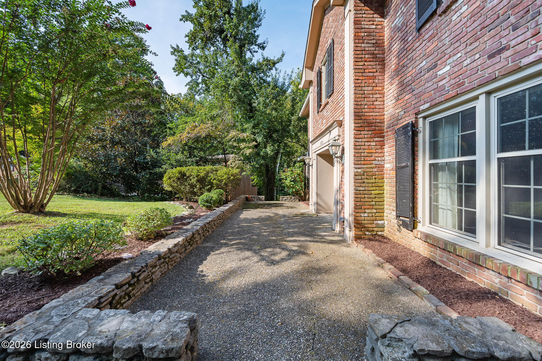 6300 Shadow Wood Ct