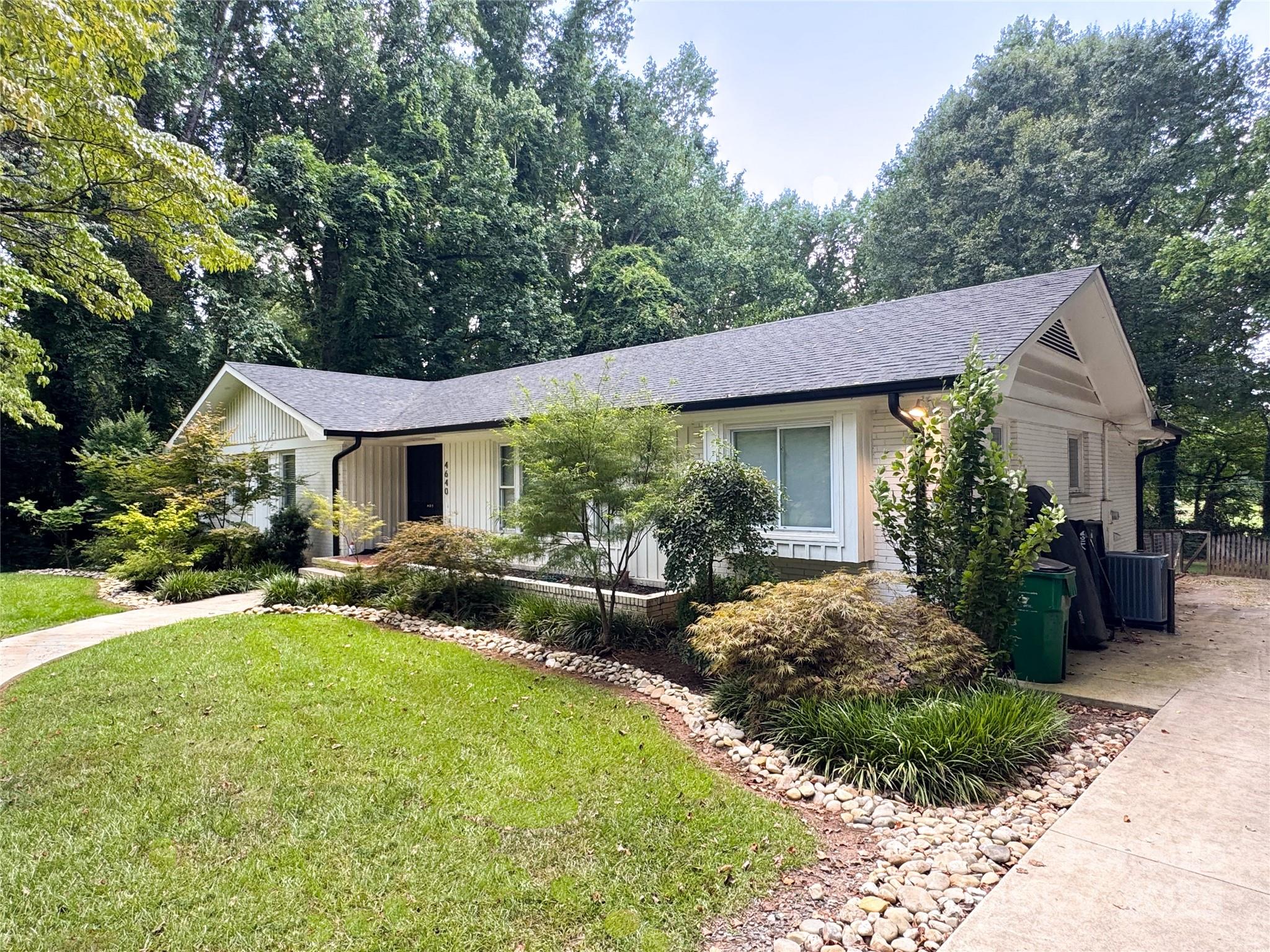 4640 Town and Country Drive