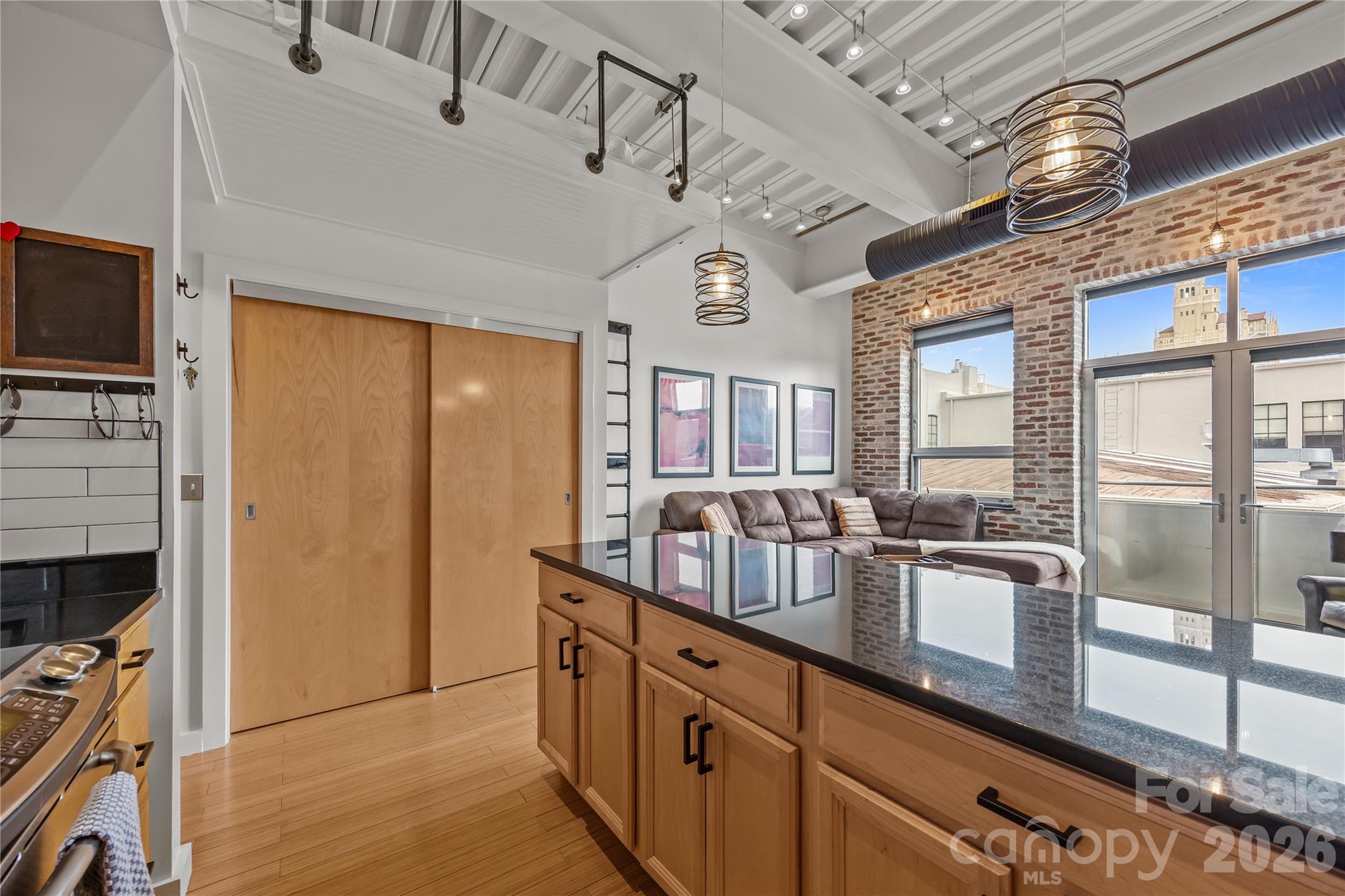 12 S Lexington Avenue Unit: 401