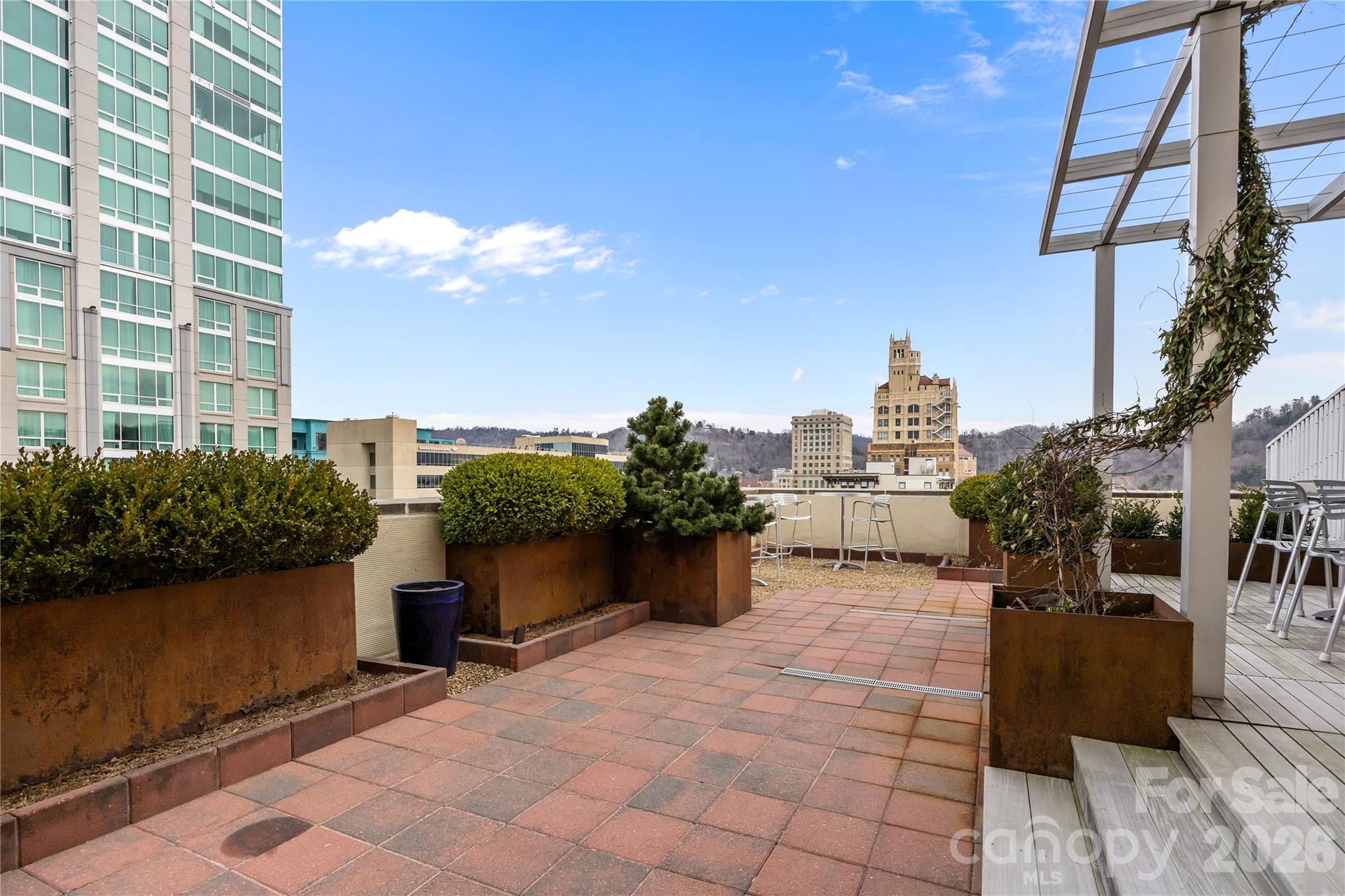 12 S Lexington Avenue Unit: 401