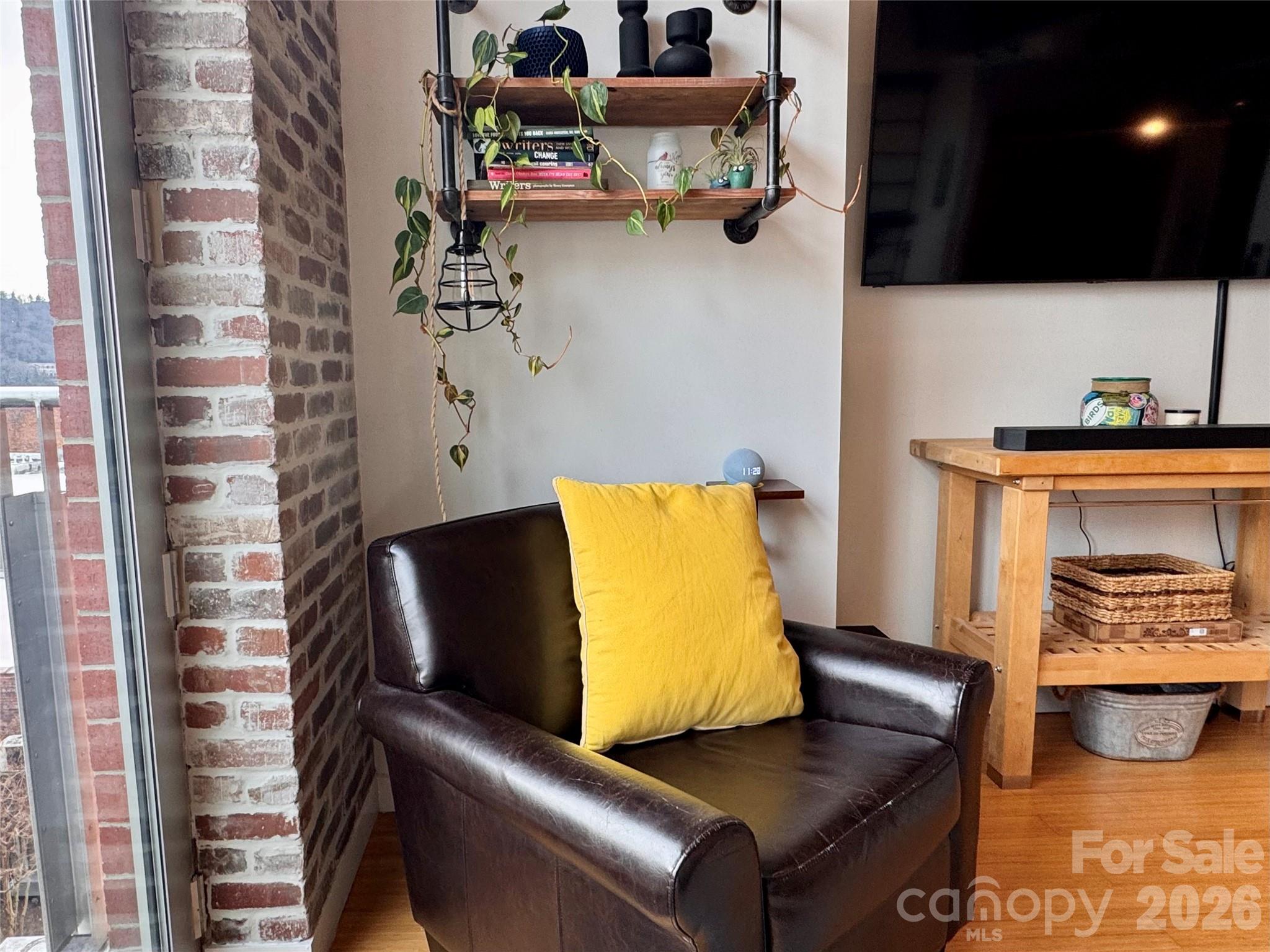 12 S Lexington Avenue Unit: 401