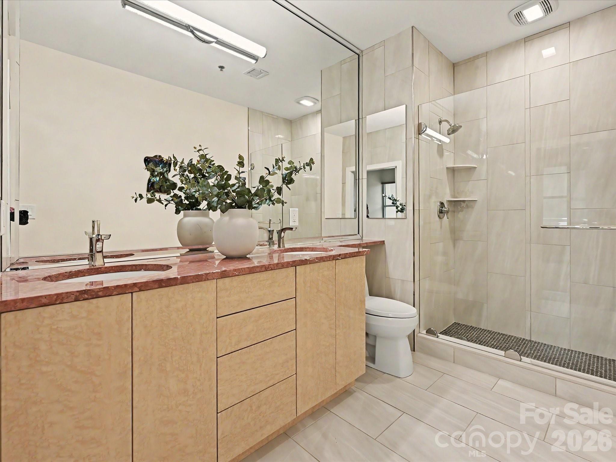 127 N Tryon Street Unit: 509.510