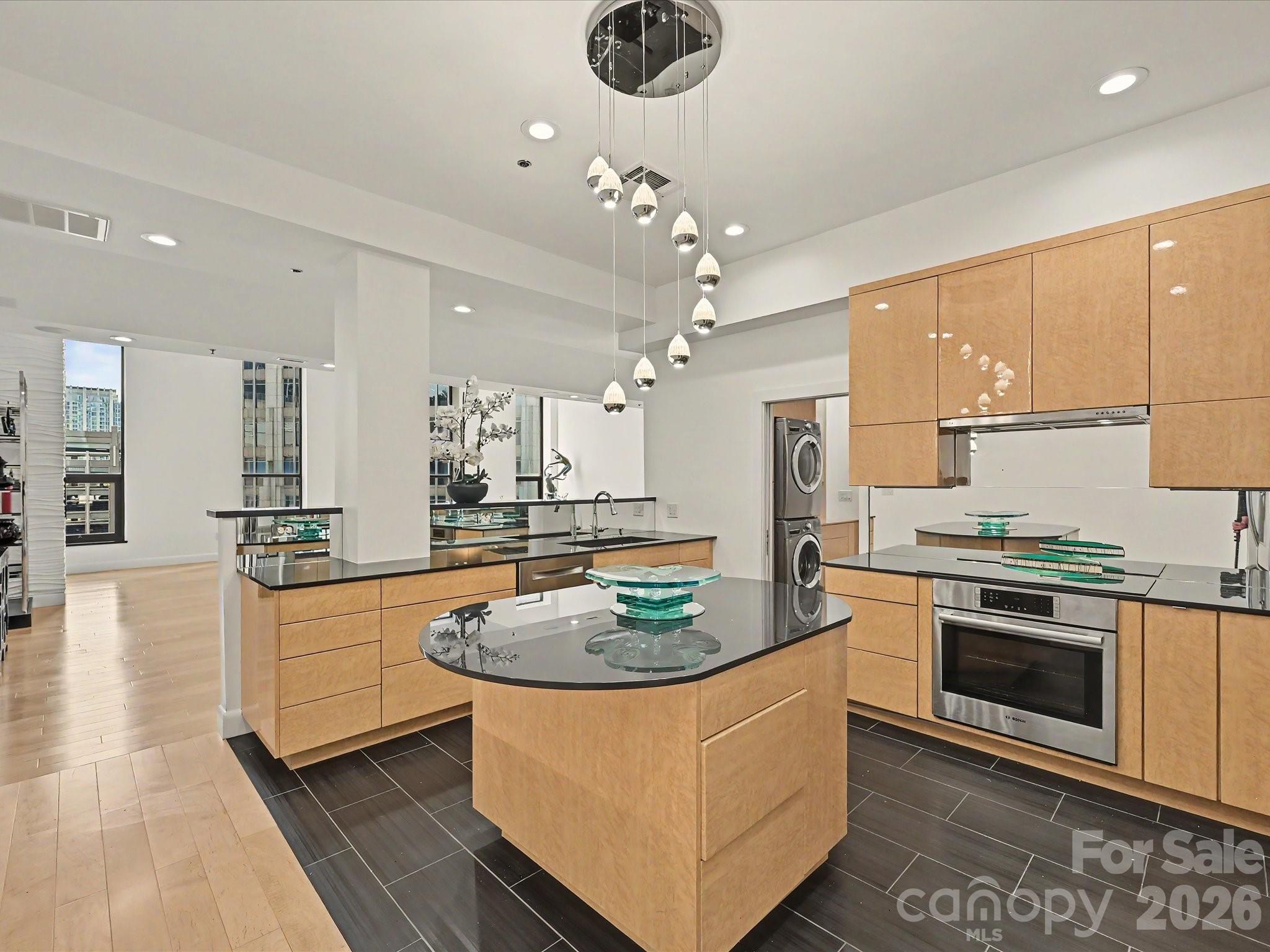 127 N Tryon Street Unit: 509.510