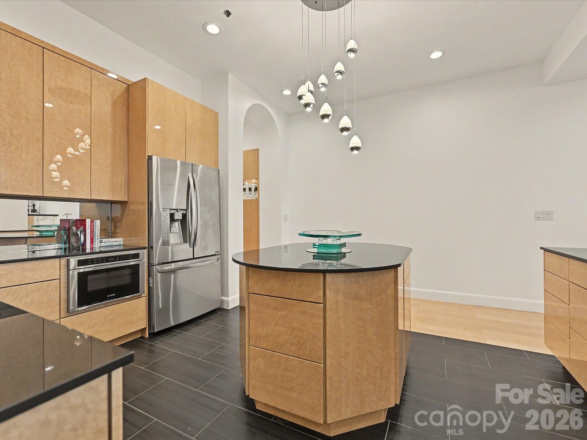 127 N Tryon Street Unit: 509.510