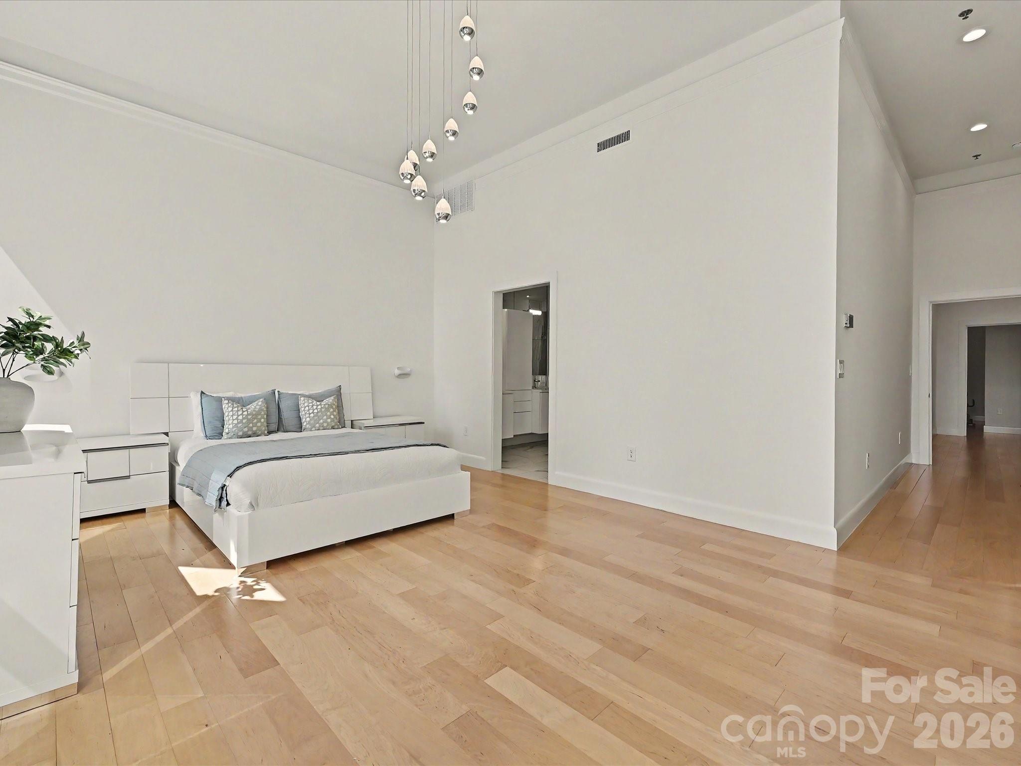 127 N Tryon Street Unit: 509.510