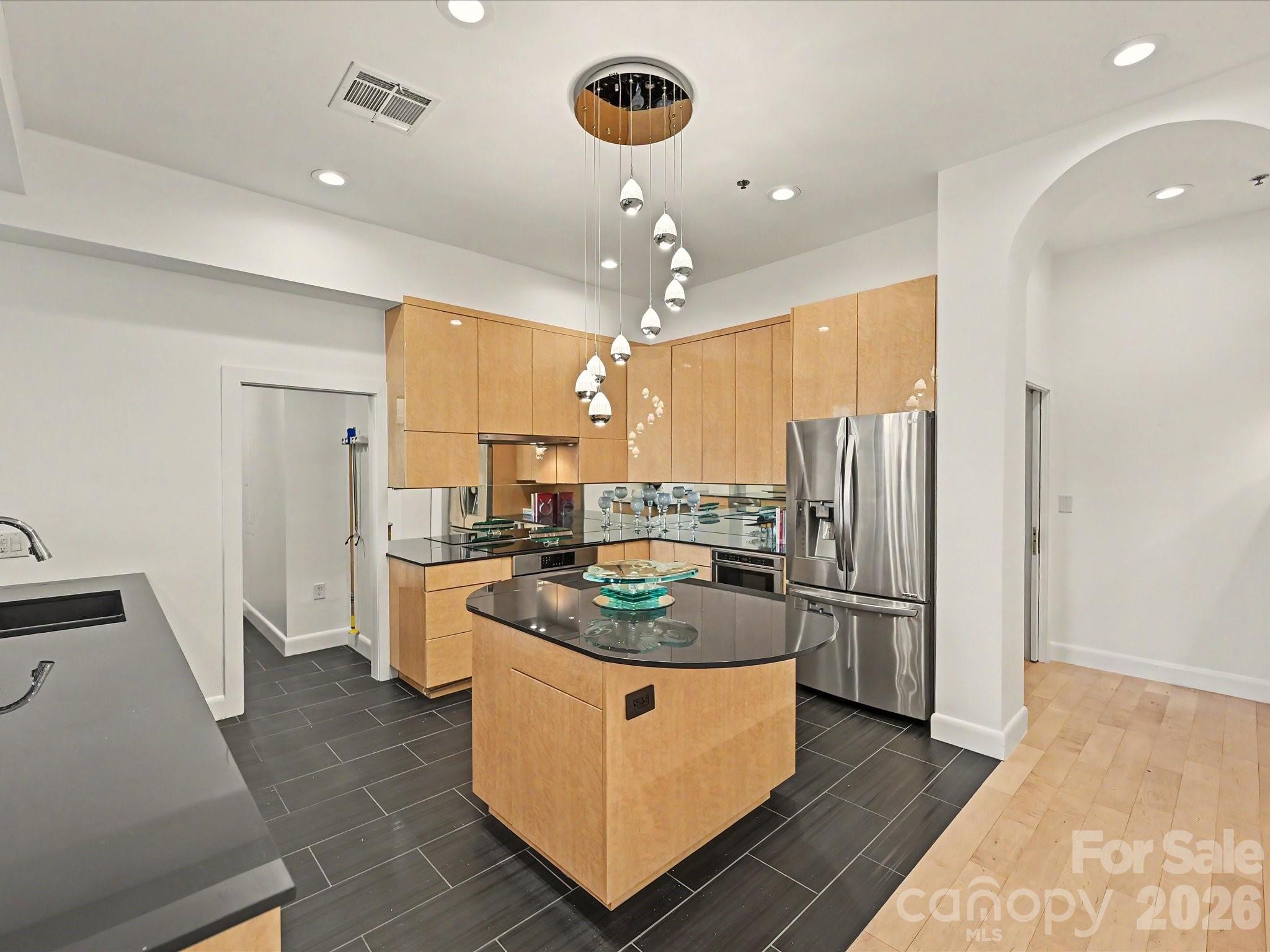 127 N Tryon Street Unit: 509.510