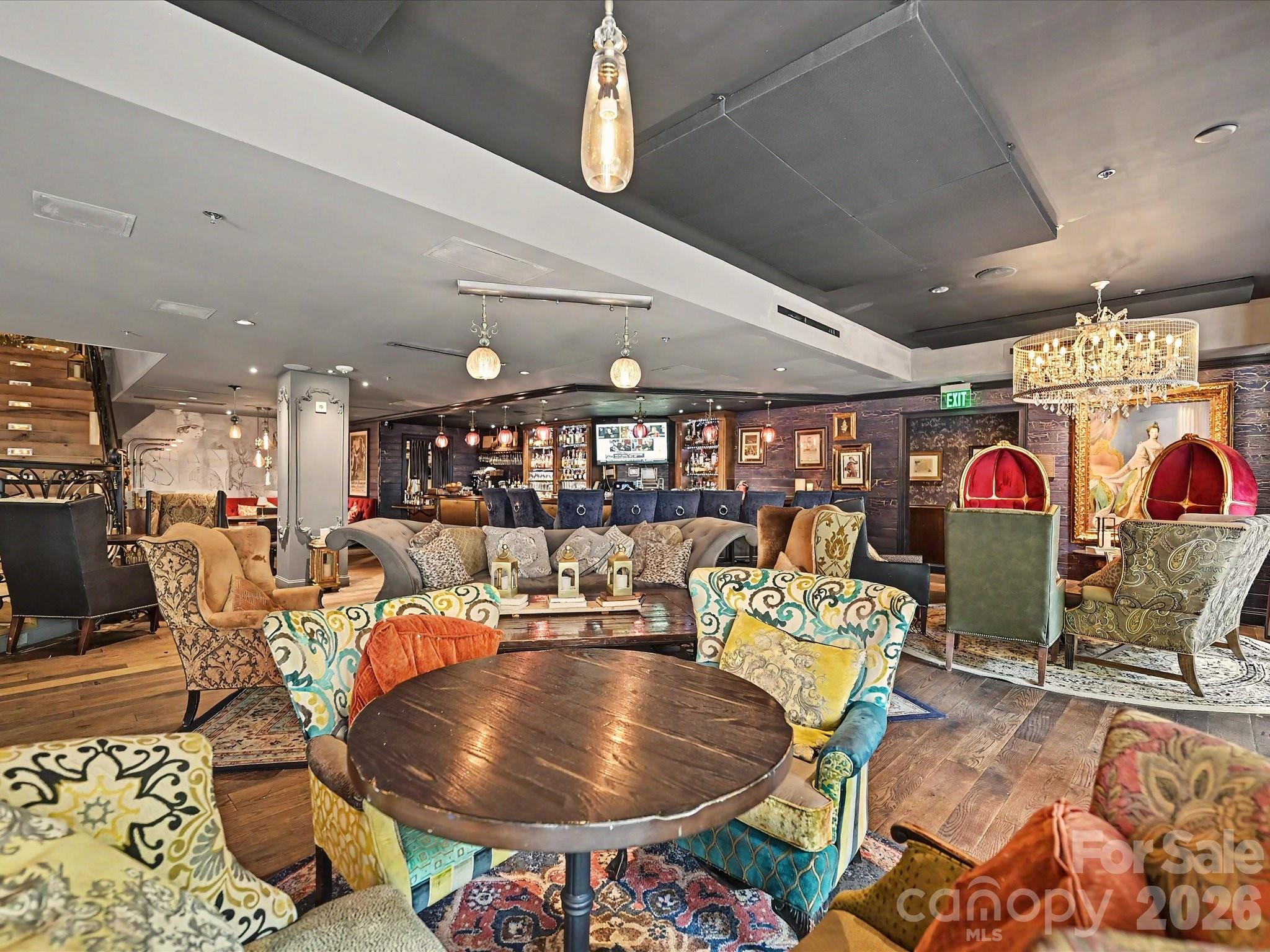 127 N Tryon Street Unit: 509.510
