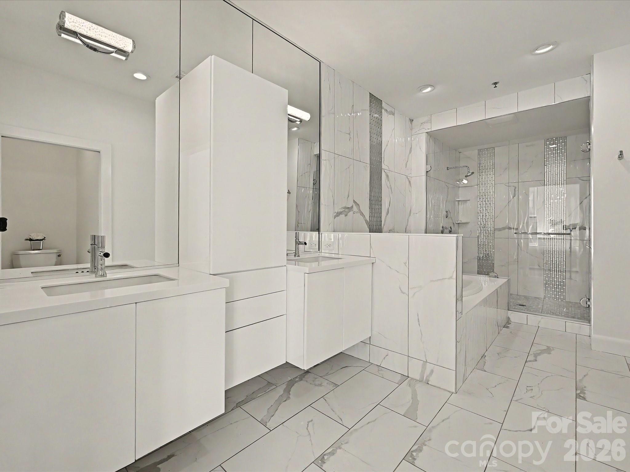 127 N Tryon Street Unit: 509.510