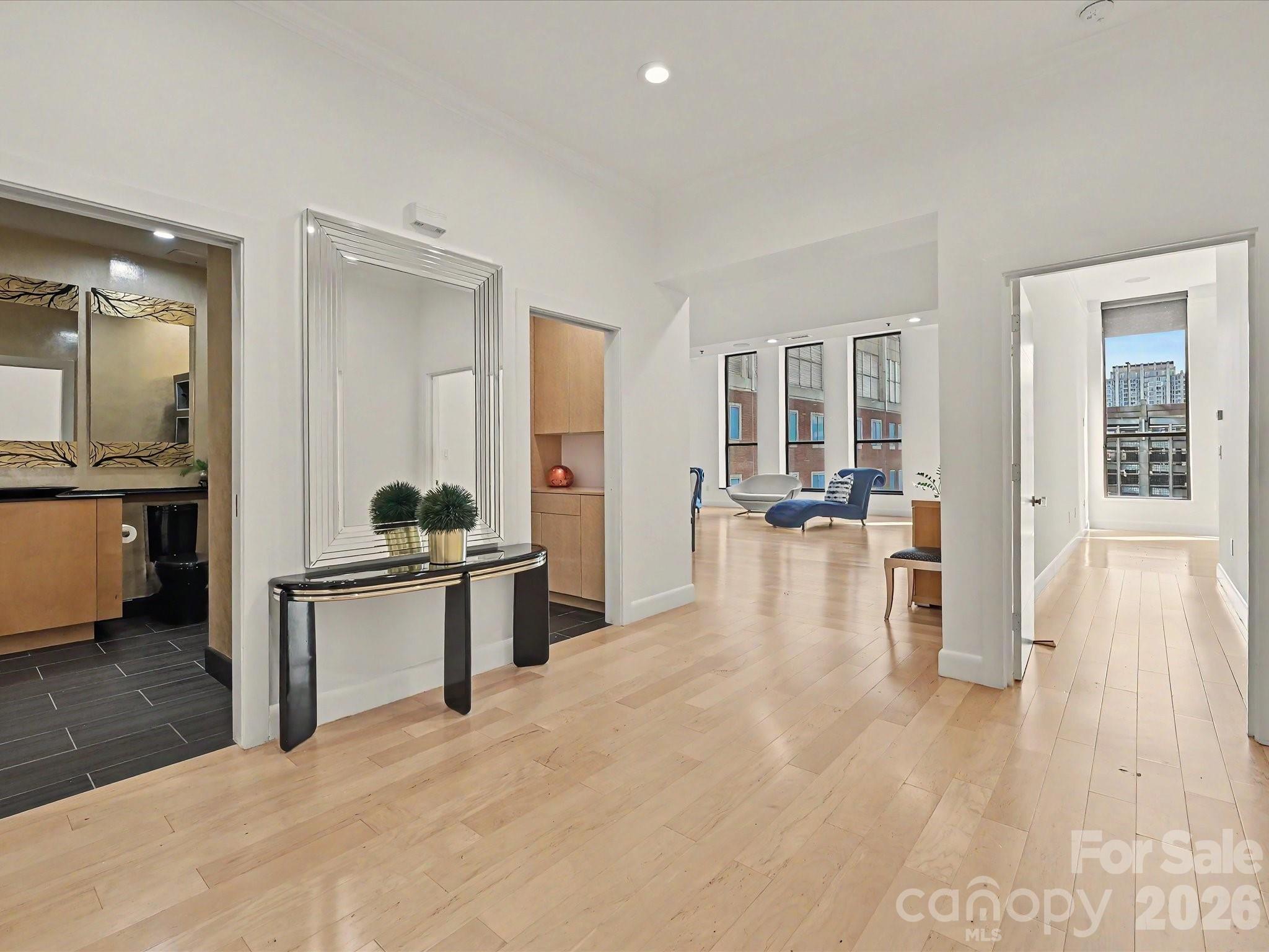 127 N Tryon Street Unit: 509.510