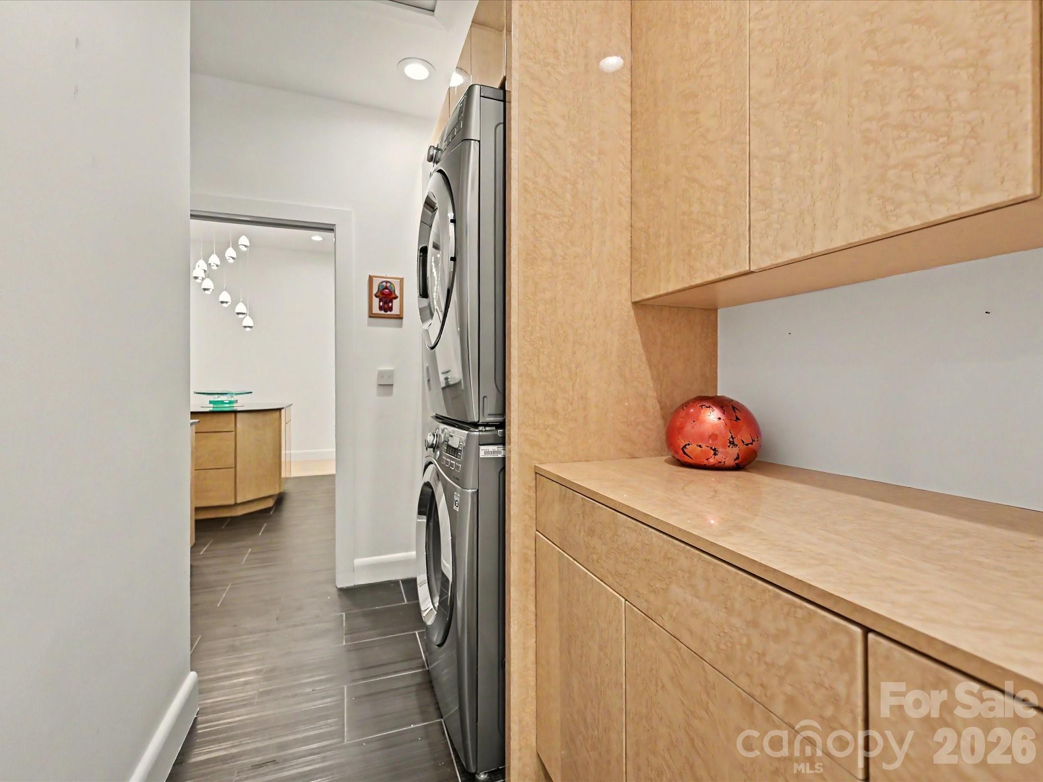 127 N Tryon Street Unit: 509.510