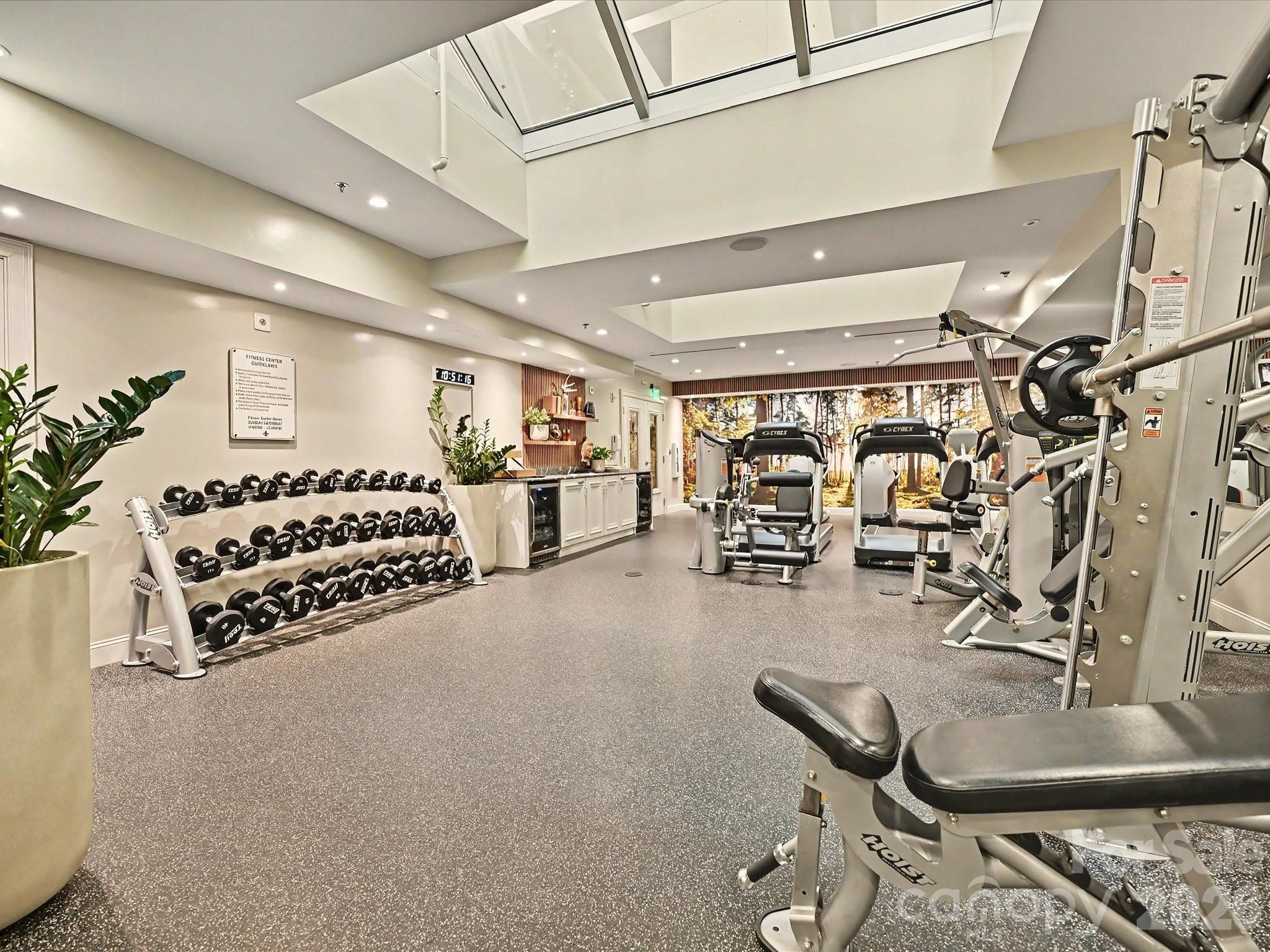 127 N Tryon Street Unit: 509.510