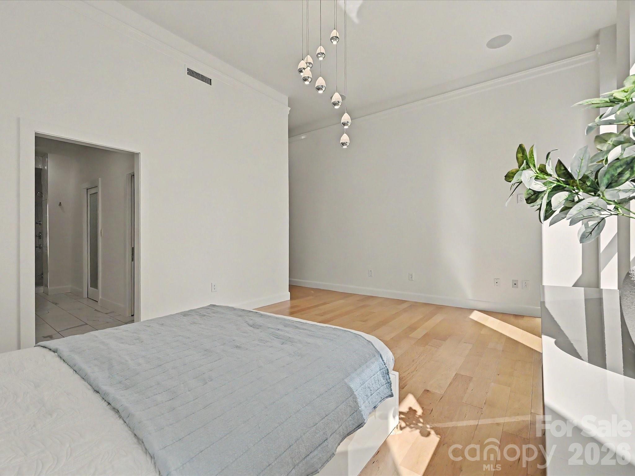 127 N Tryon Street Unit: 509.510
