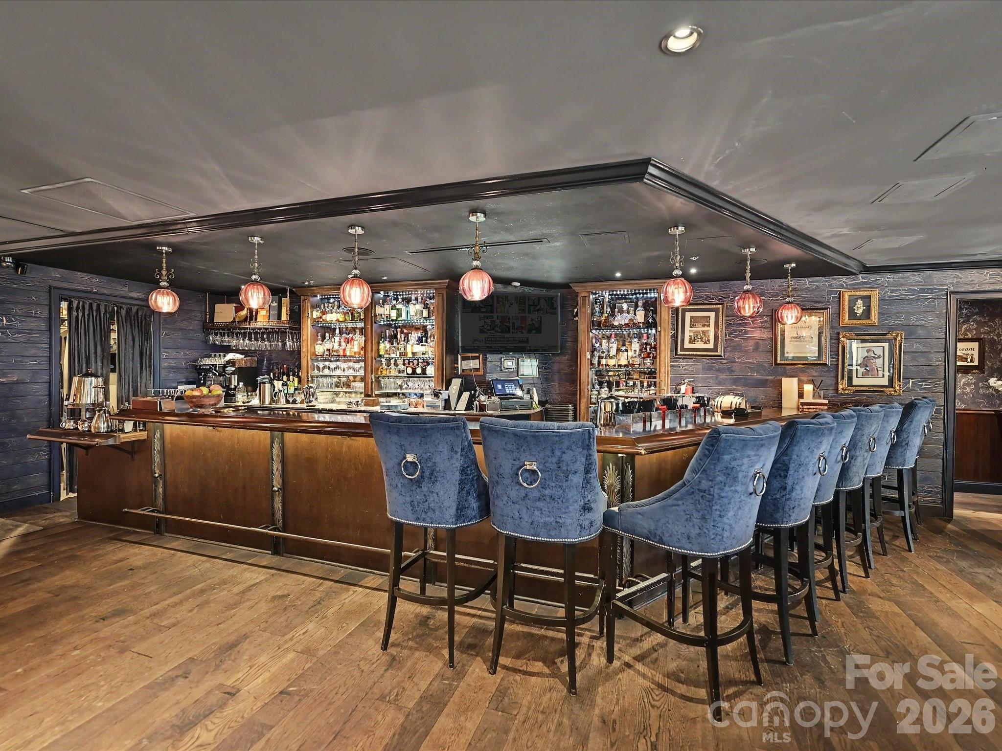 127 N Tryon Street Unit: 509.510