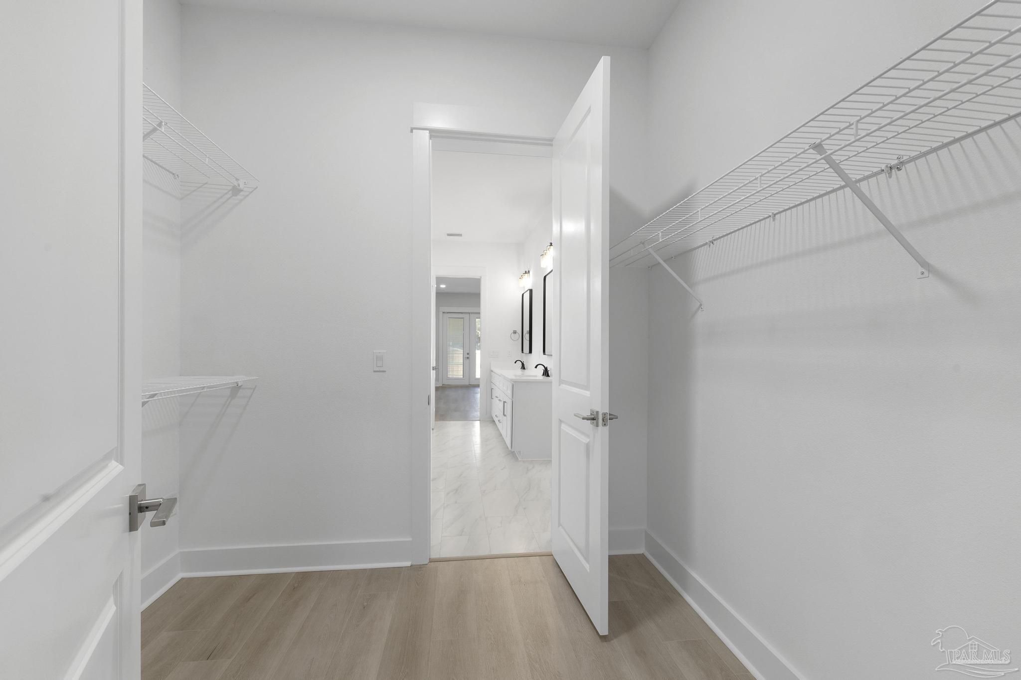 908 E Yonge St