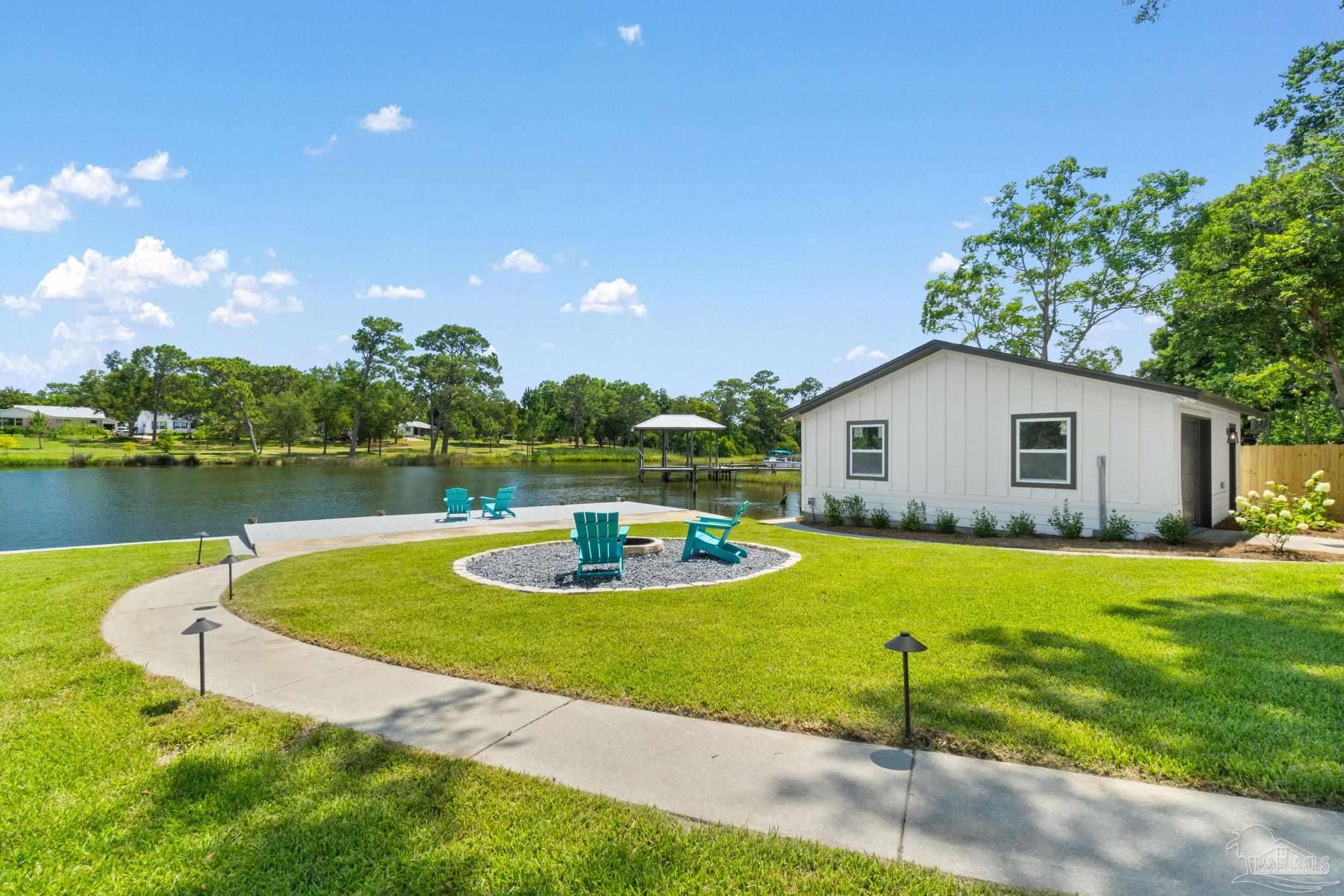 100 Holmes Dr