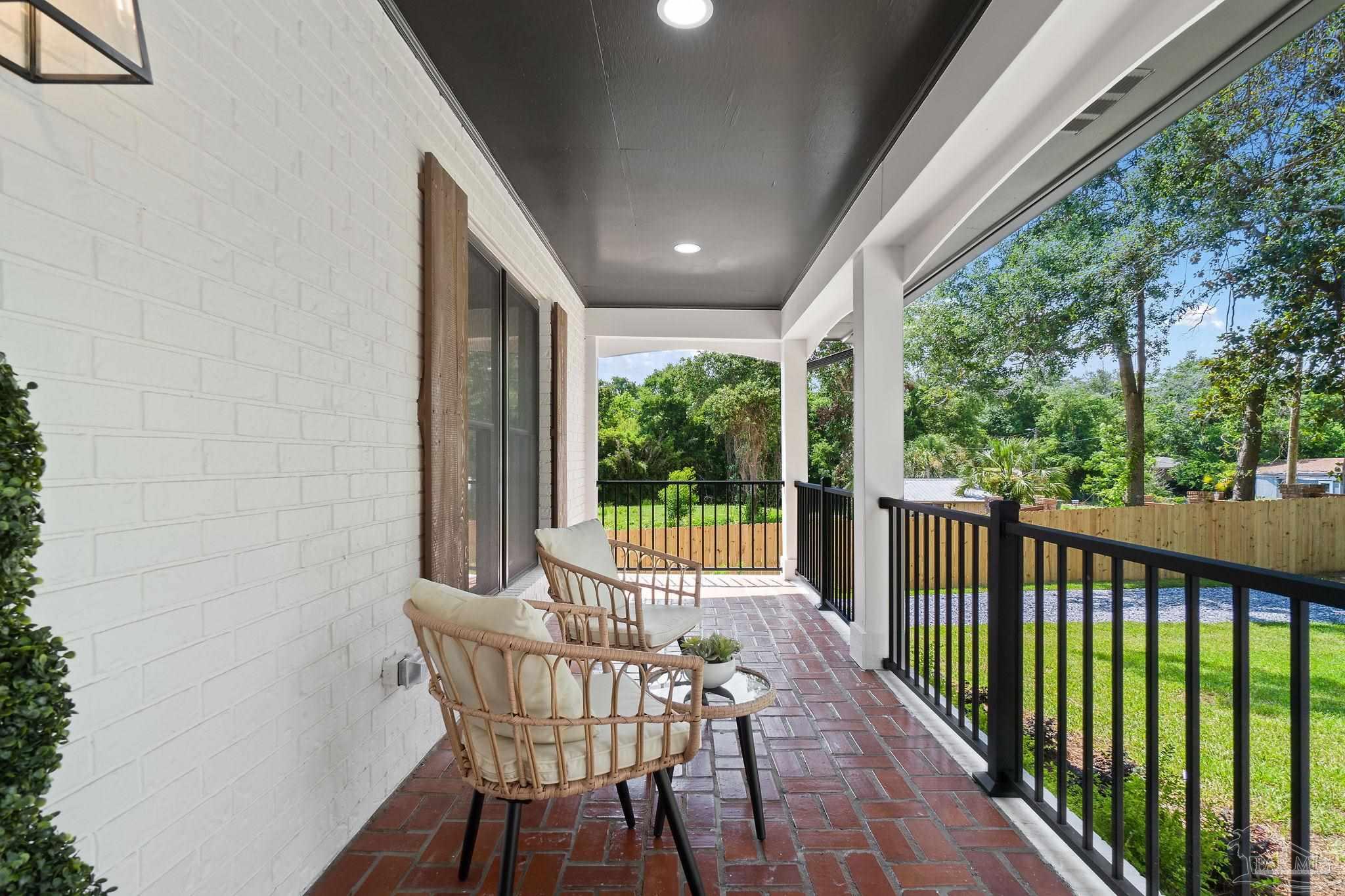 100 Holmes Dr