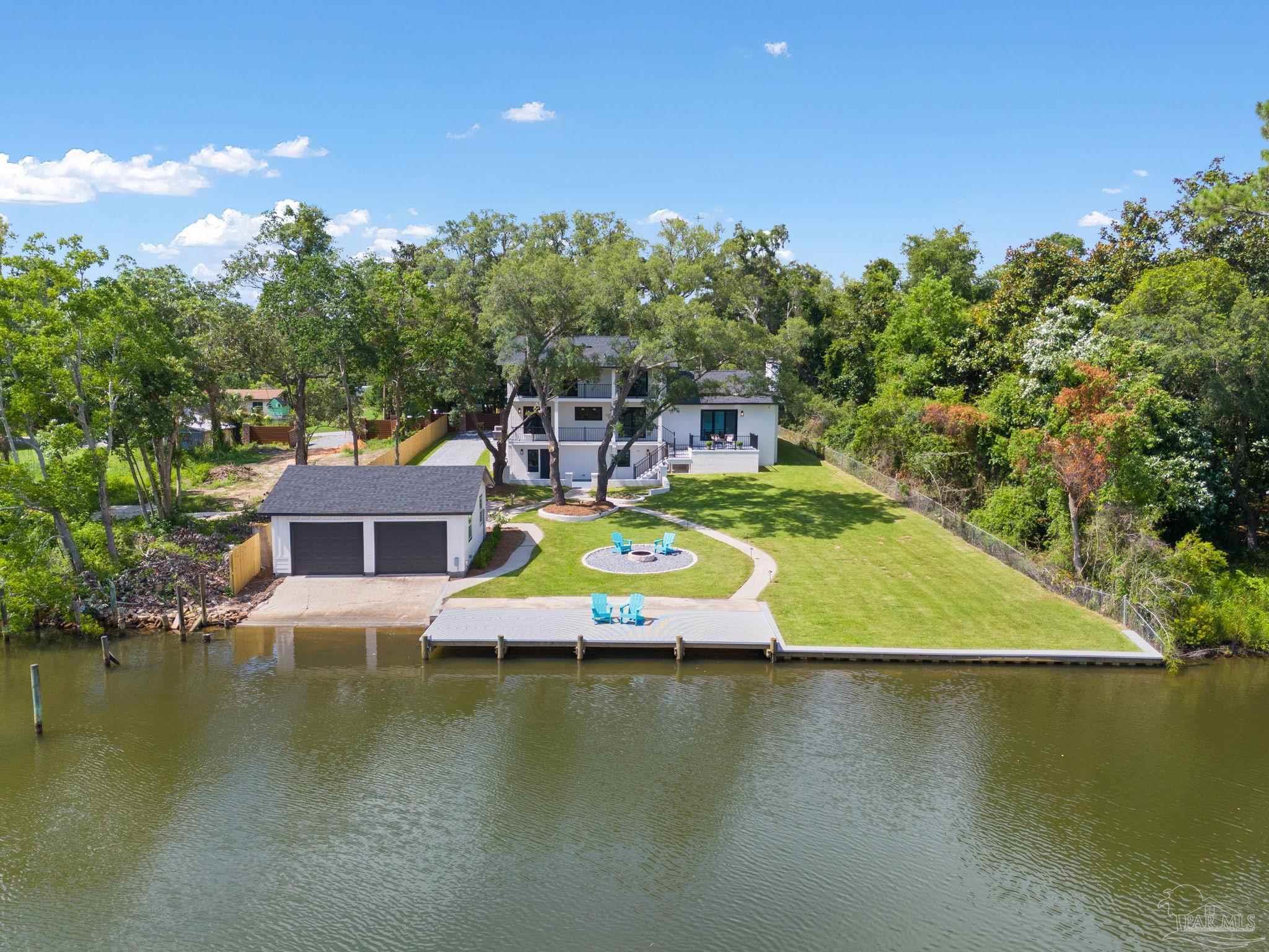 100 Holmes Dr