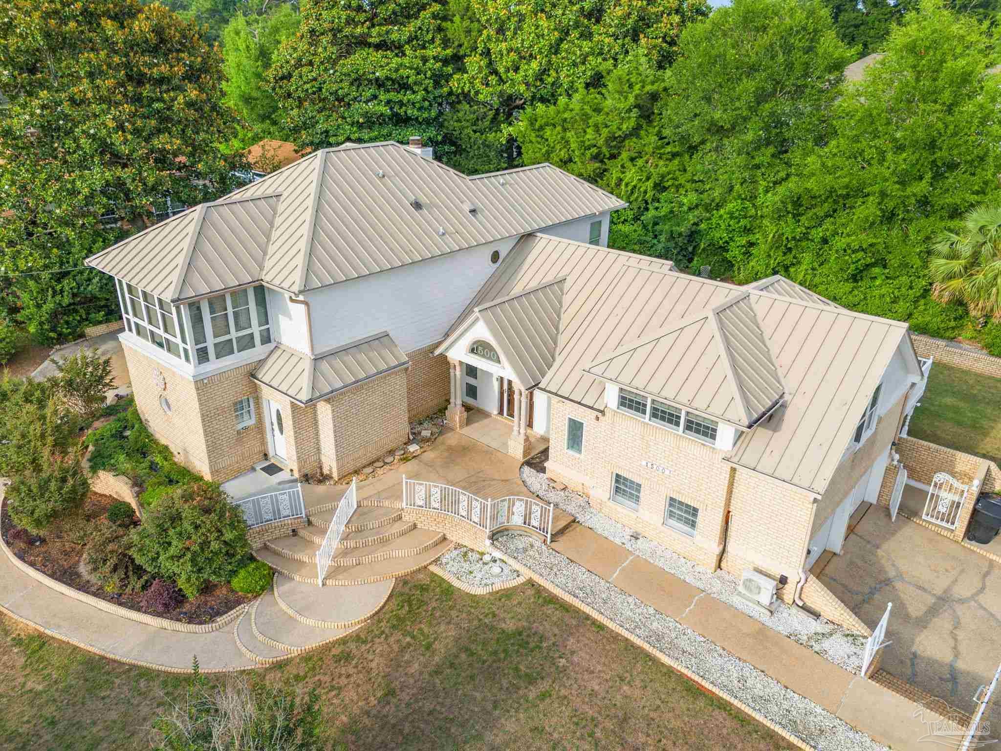 1500 Bayou Blvd