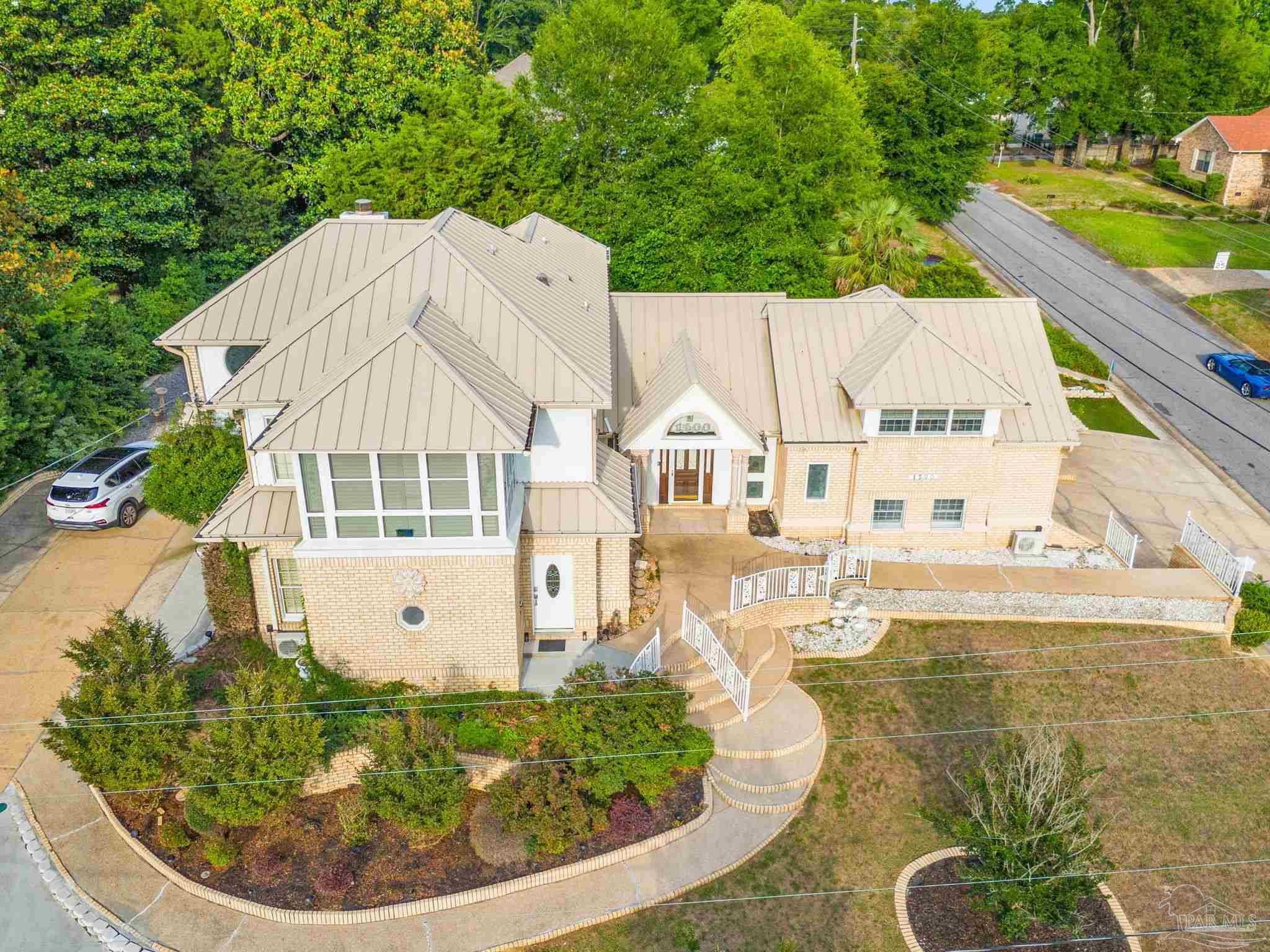 1500 Bayou Blvd
