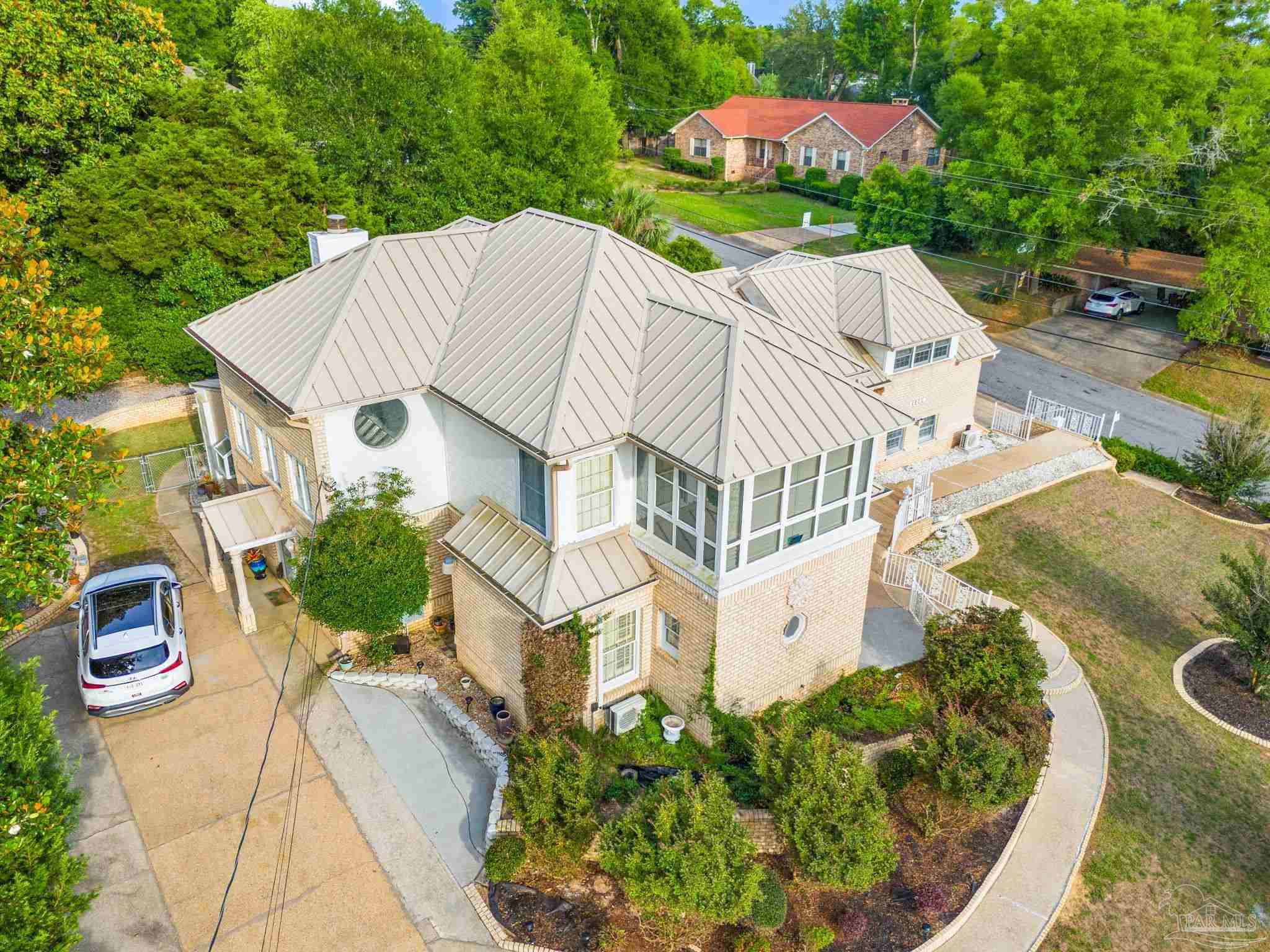 1500 Bayou Blvd