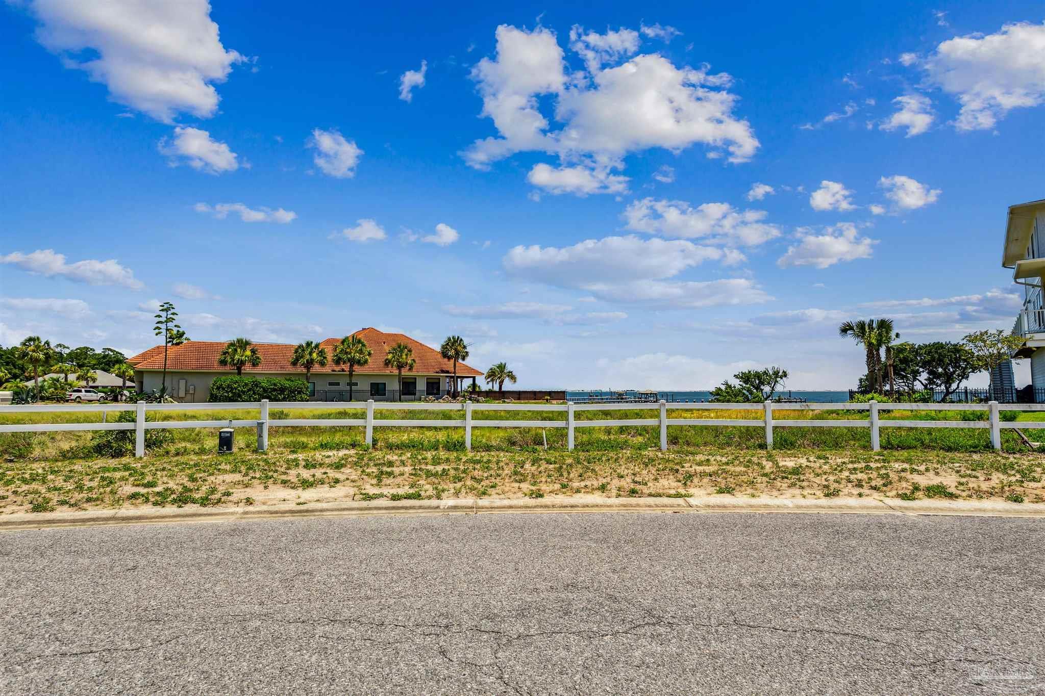 5.A Winding Shore Dr