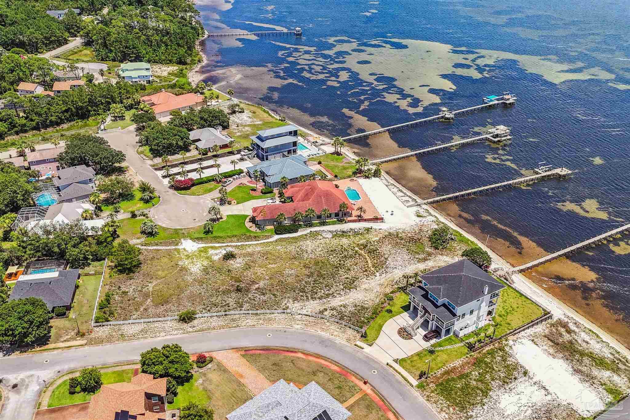 5.A Winding Shore Dr