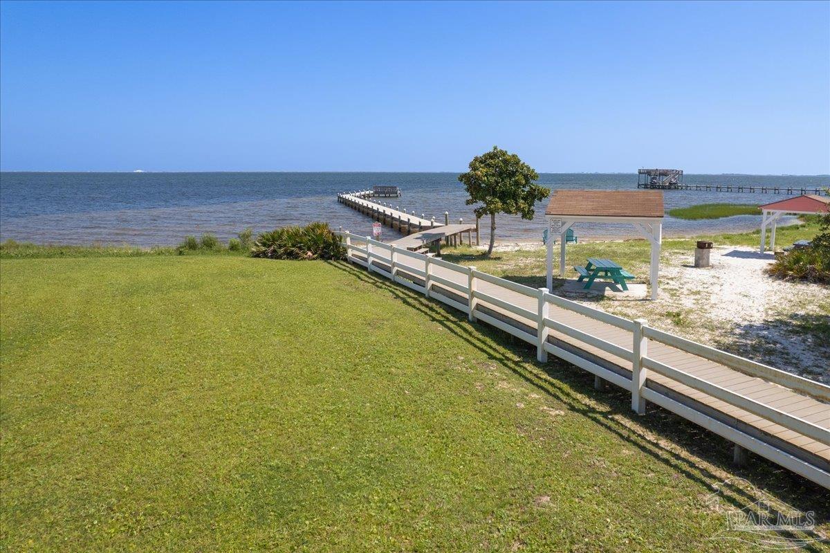 5.A Winding Shore Dr